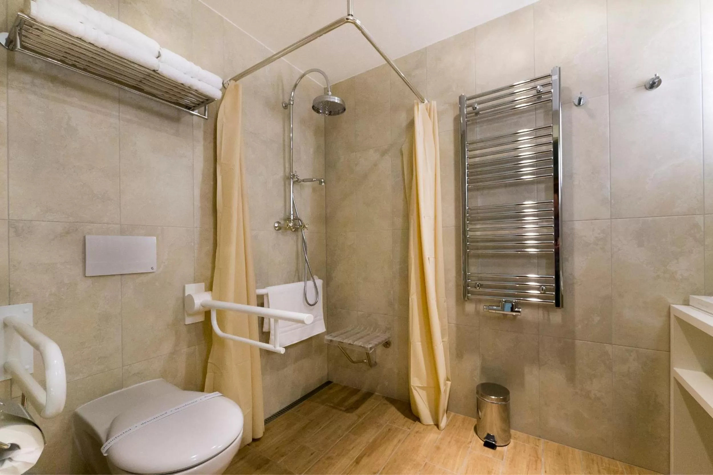 Toilet in Grandhotel Ambassador Národní Dům