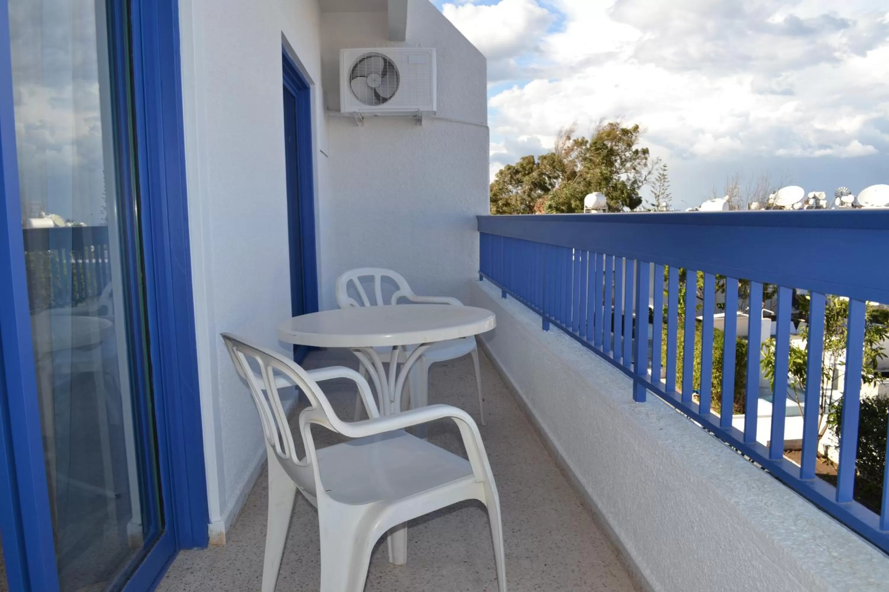 Balcony/Terrace in Flokkas Hotel Apartments