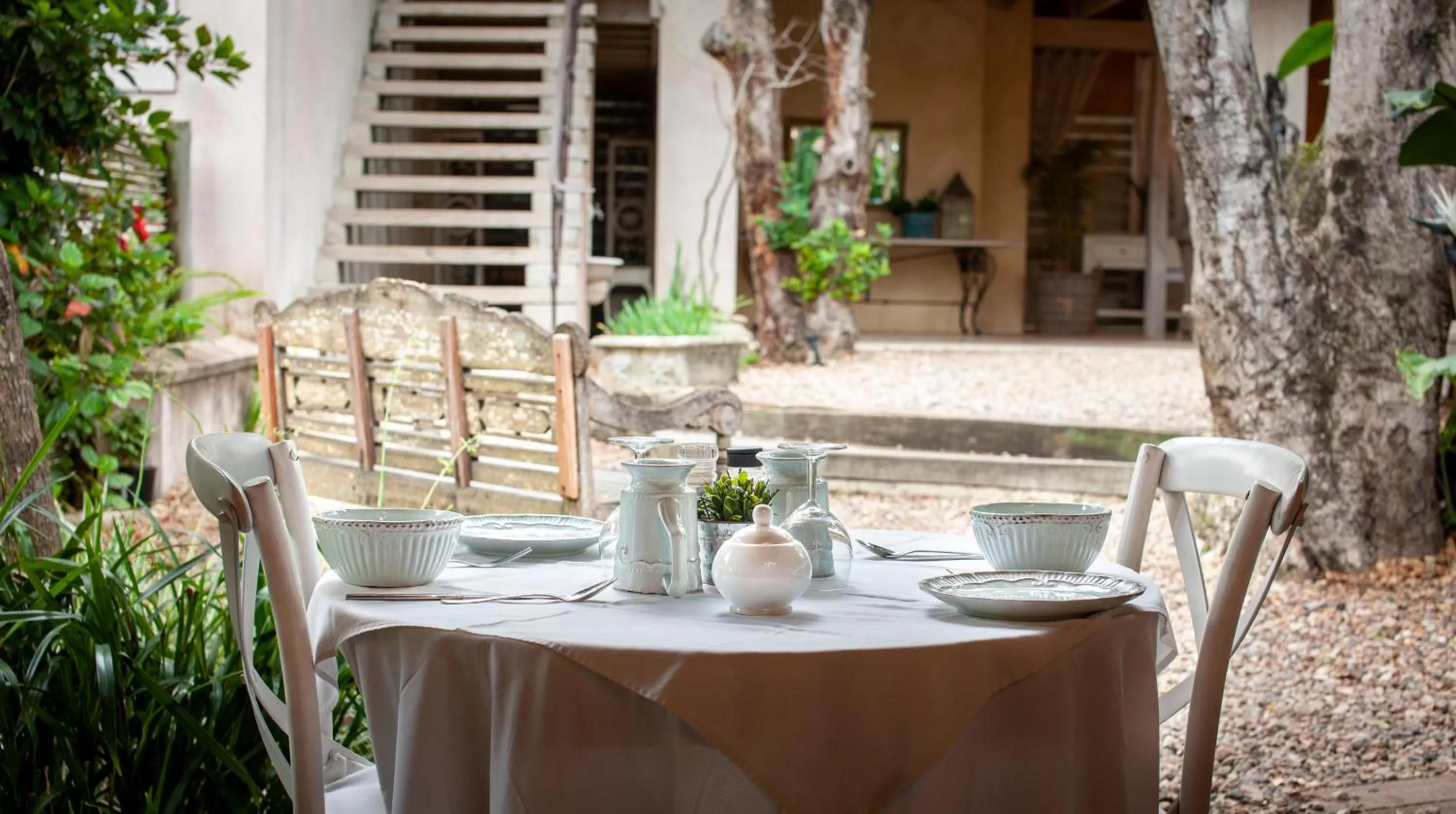 Breakfast in Petite Provence B&B