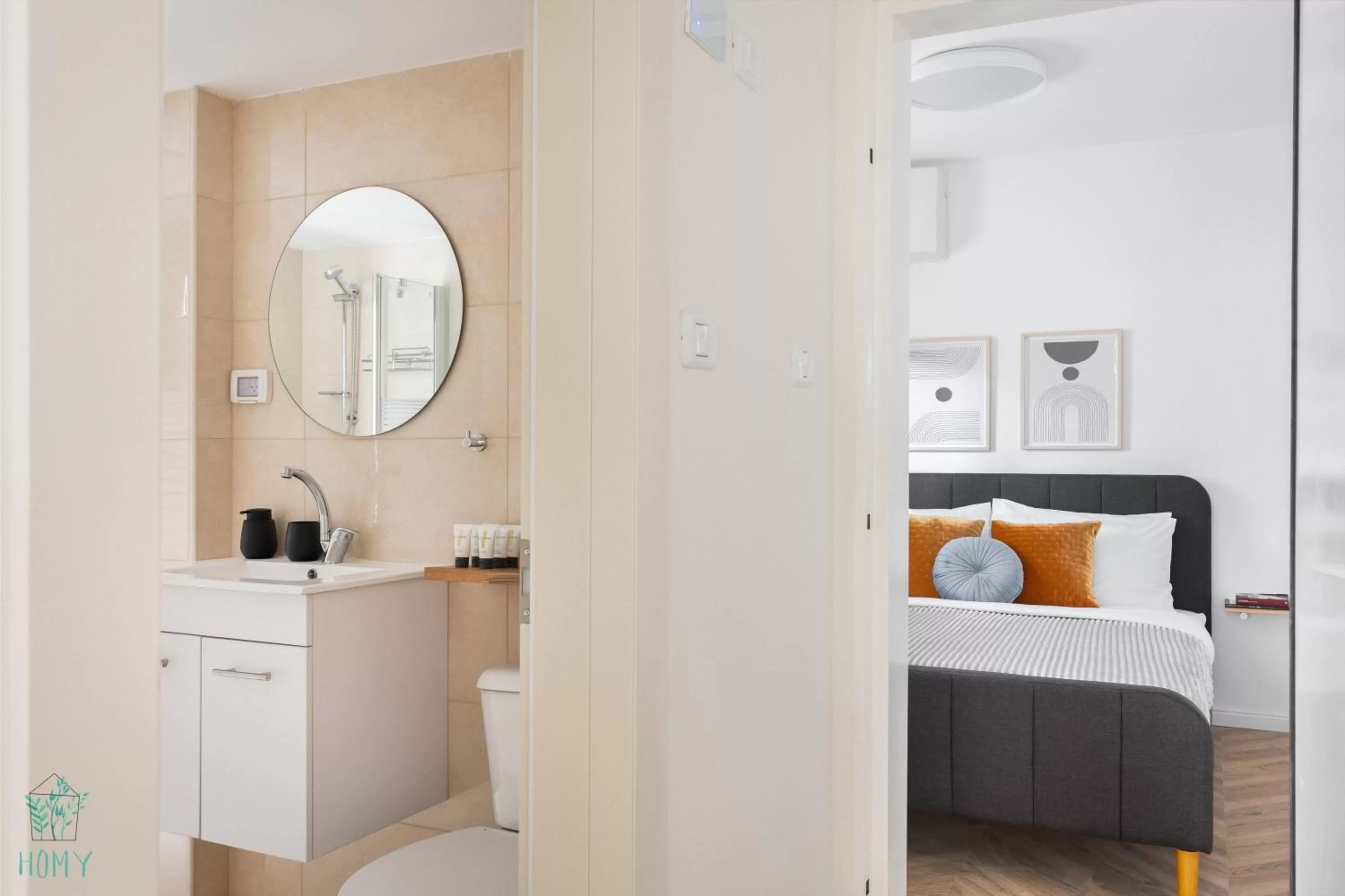 Toilet, Bed in Mate ALMA - By HOMY