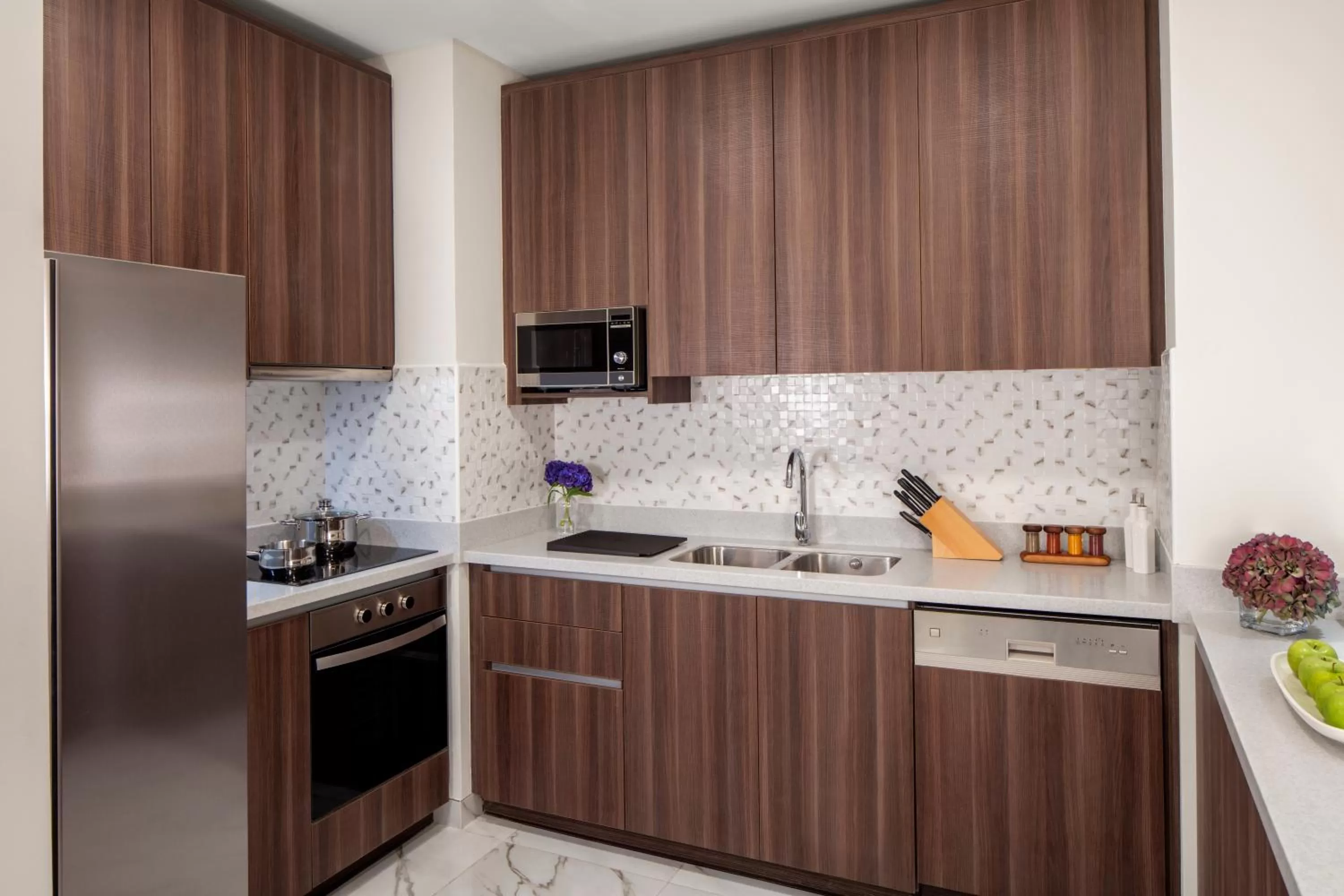 Coffee/tea facilities in Avani Plus Palm View Dubai Hotel & Suites