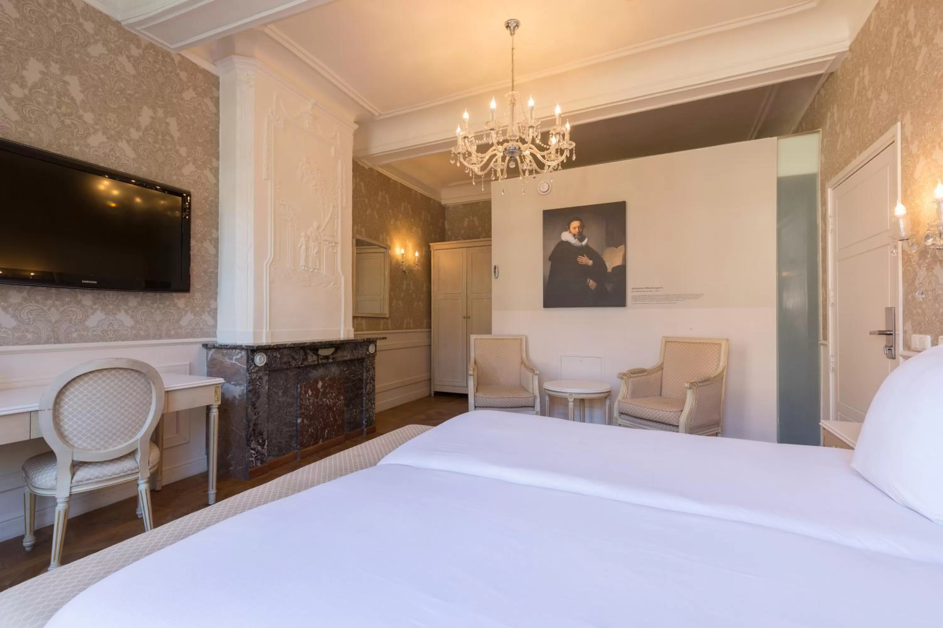 Bedroom, Bed in Amrâth Hotel Bigarré