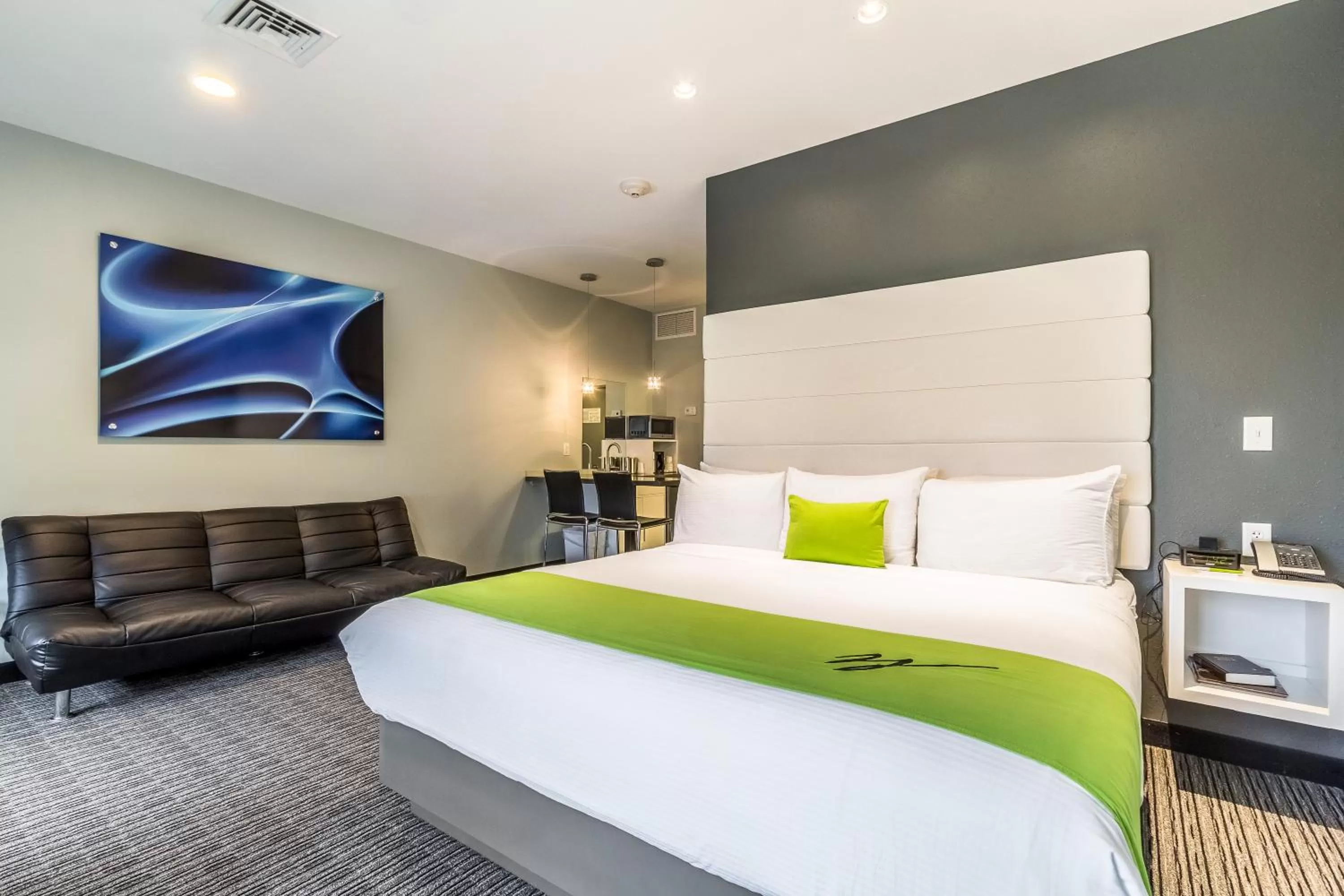 Bed in The Wallhouse Hotel, an Ascend Collection Hotel