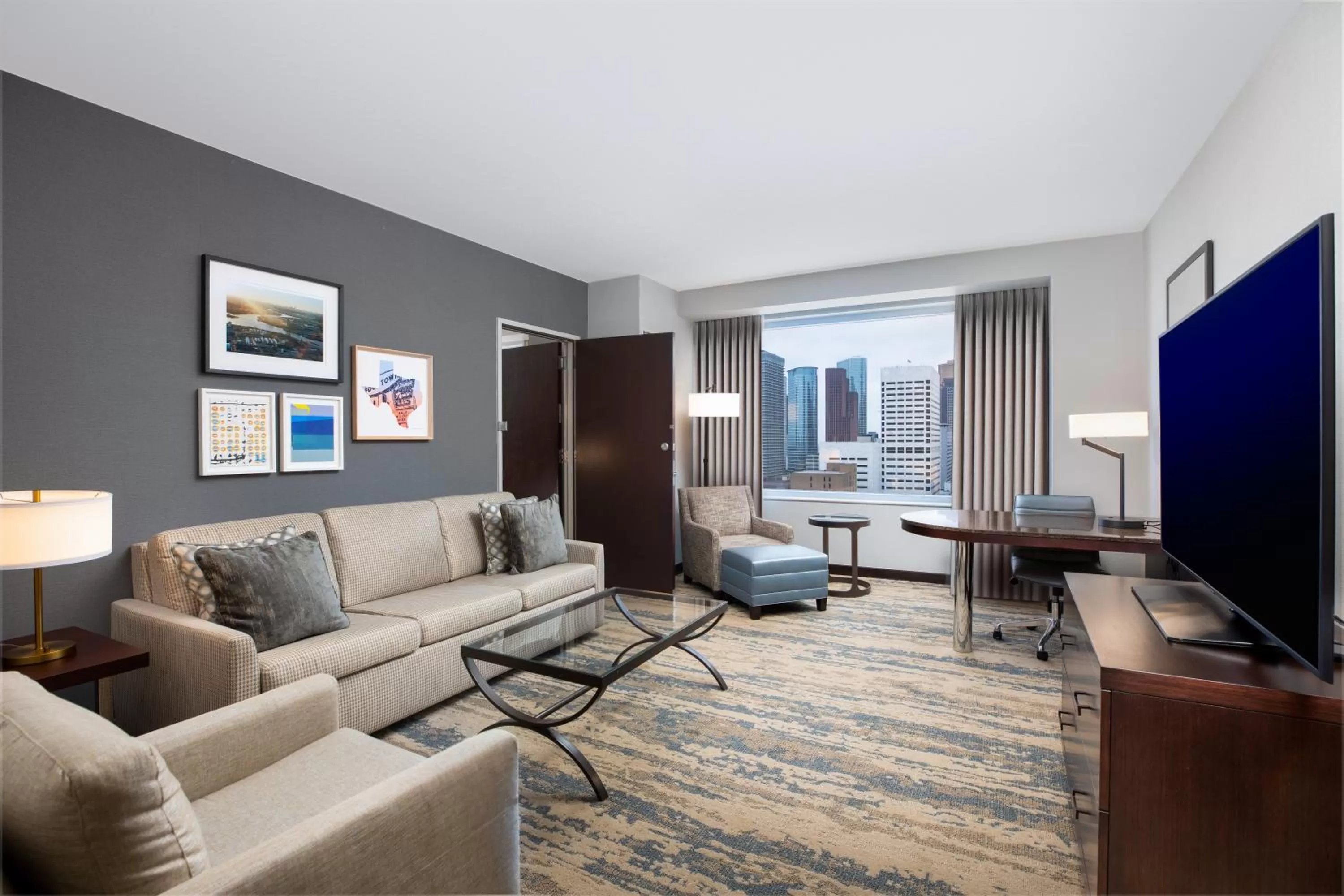 Living room in Hilton Americas - Houston