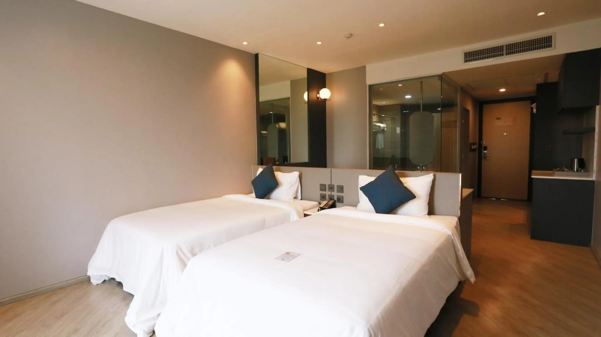 Photo of the whole room, Bed in Golden City Rayong Hotel