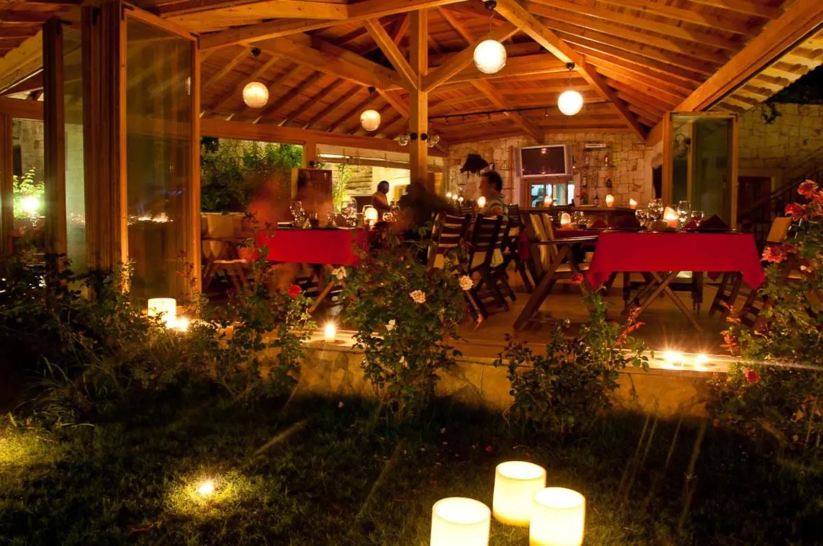 Restaurant/places to eat in Lycia Hotel