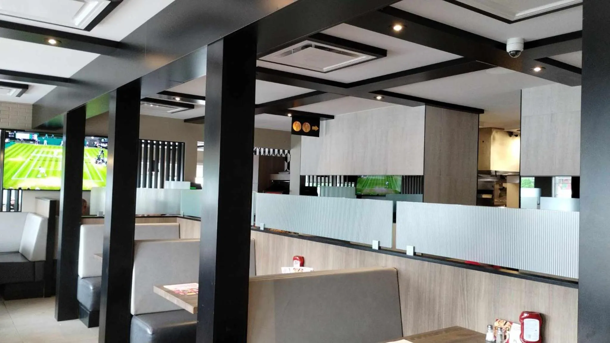 Restaurant/places to eat in Motel L'Avenue du Pont