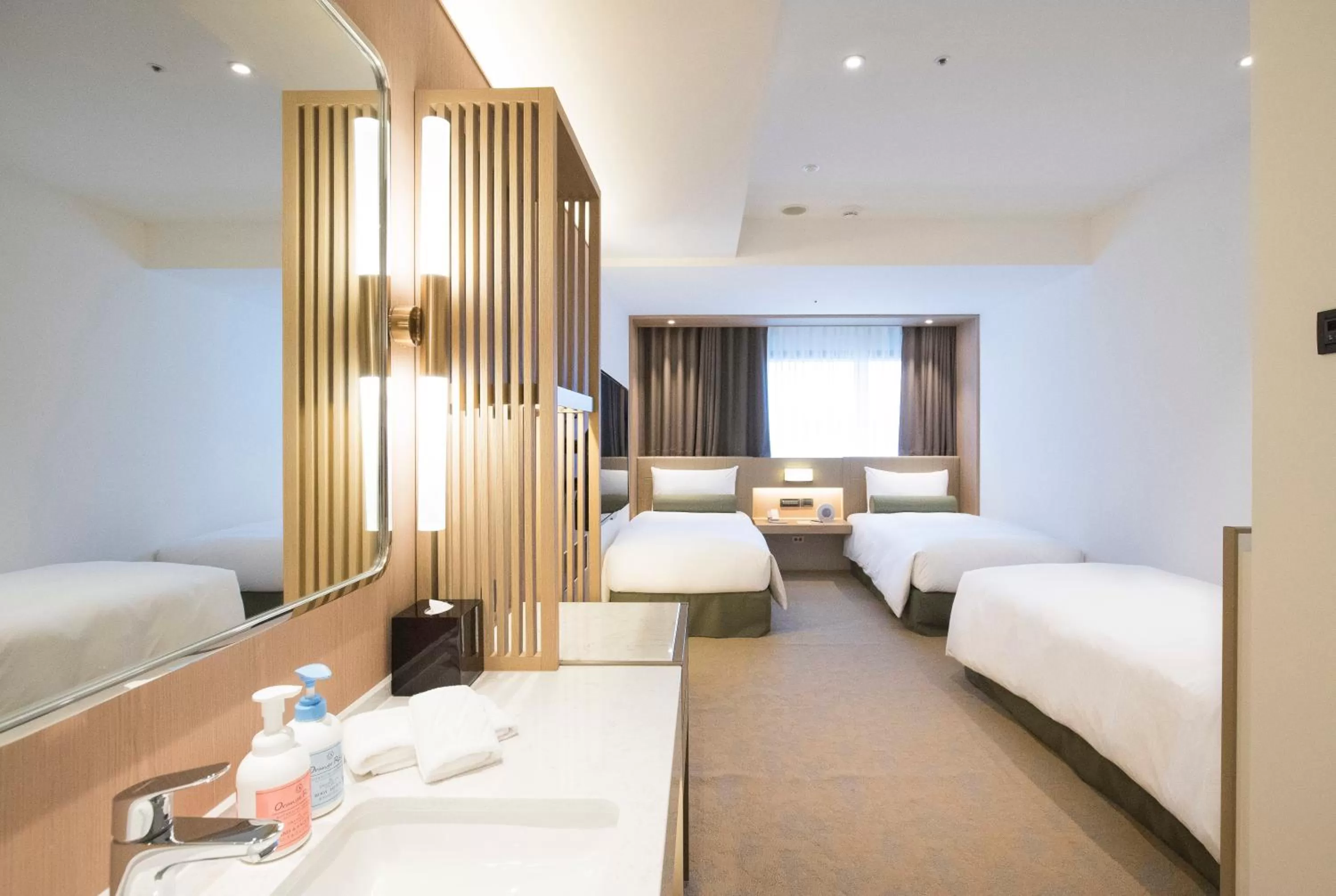 Bed in Caesar Metro Taipei