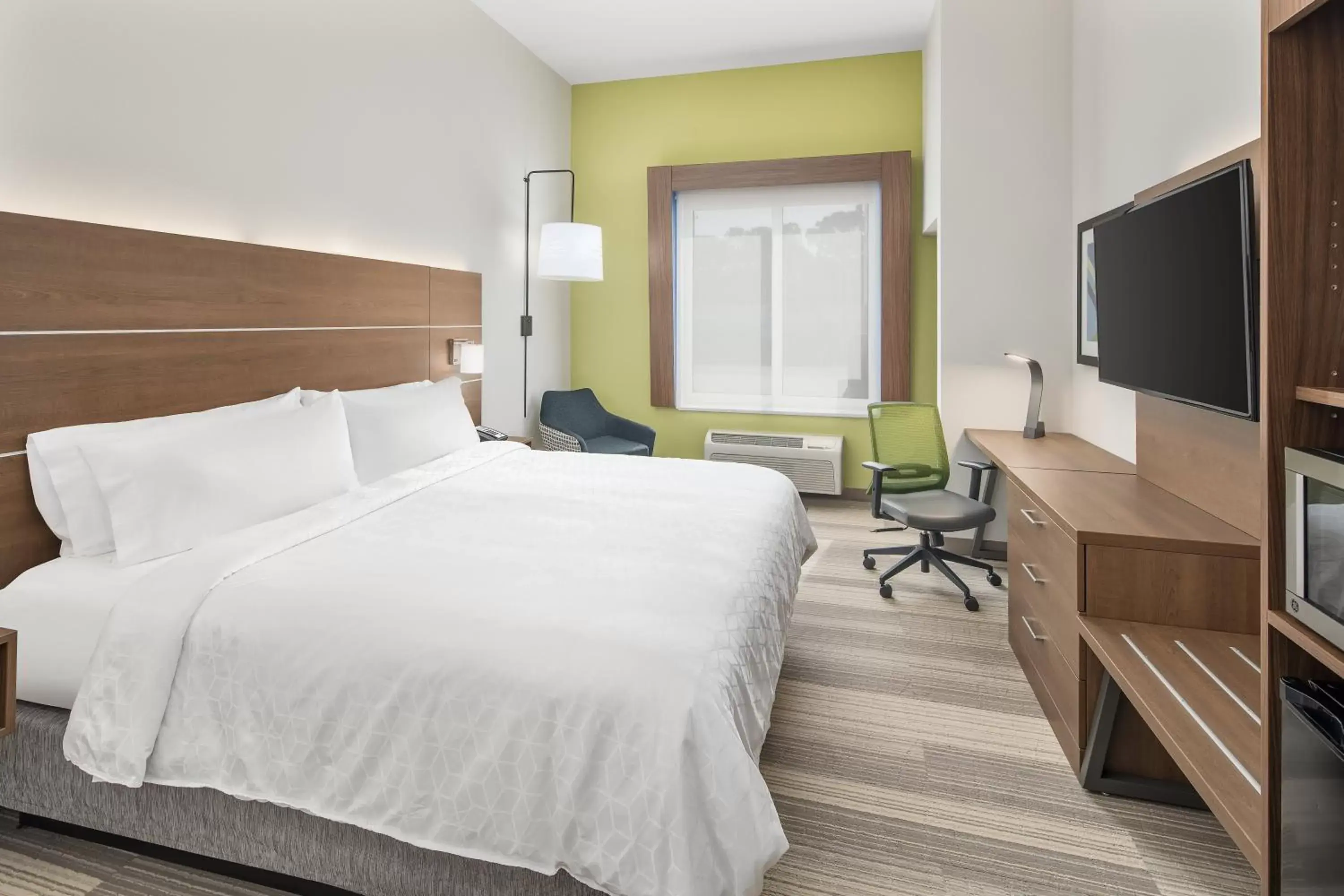 Standard King Room - Mobility Accessible in Holiday Inn Express Hotel & Suites Palm Bay by IHG Standard King Room - Mobility Accessible in Holiday Inn Express Hotel & Suites Palm Bay by IHG