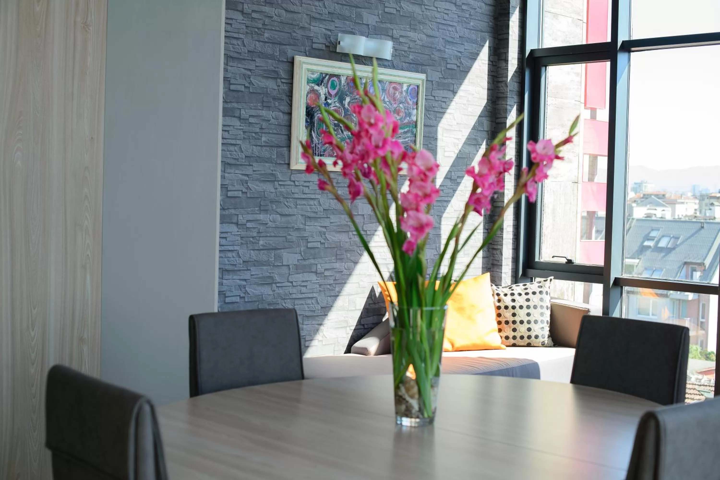 Dining area in Budapest Hotel - Free Parking