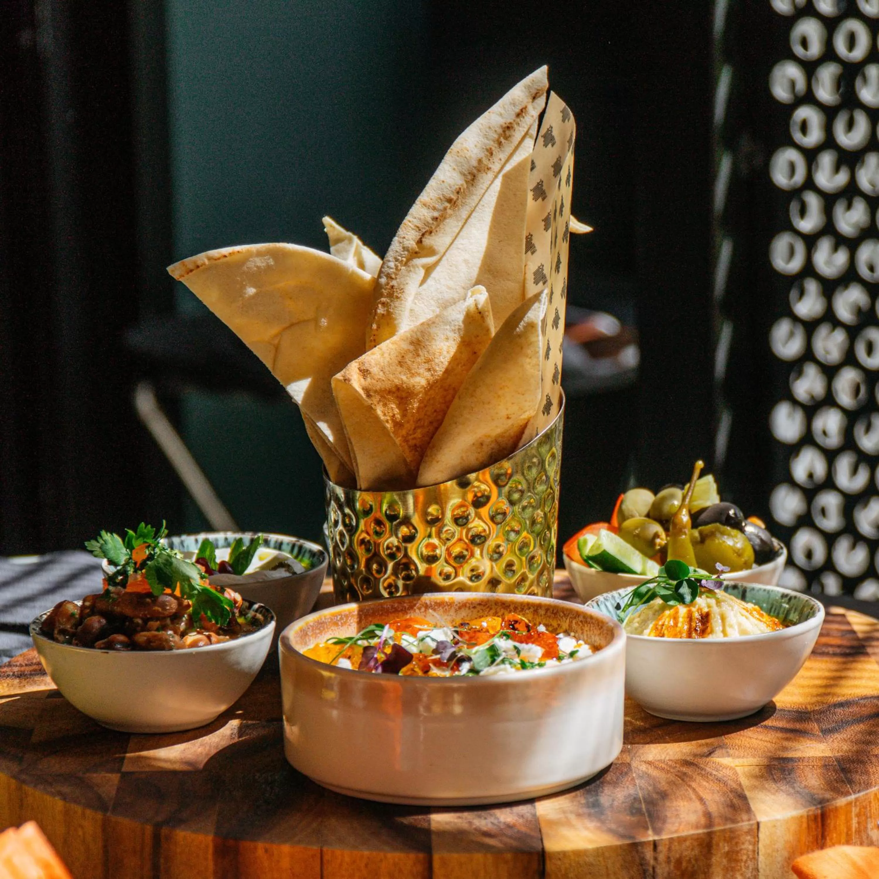 Three Bedroom Deluxe in Somerset West Bay Doha