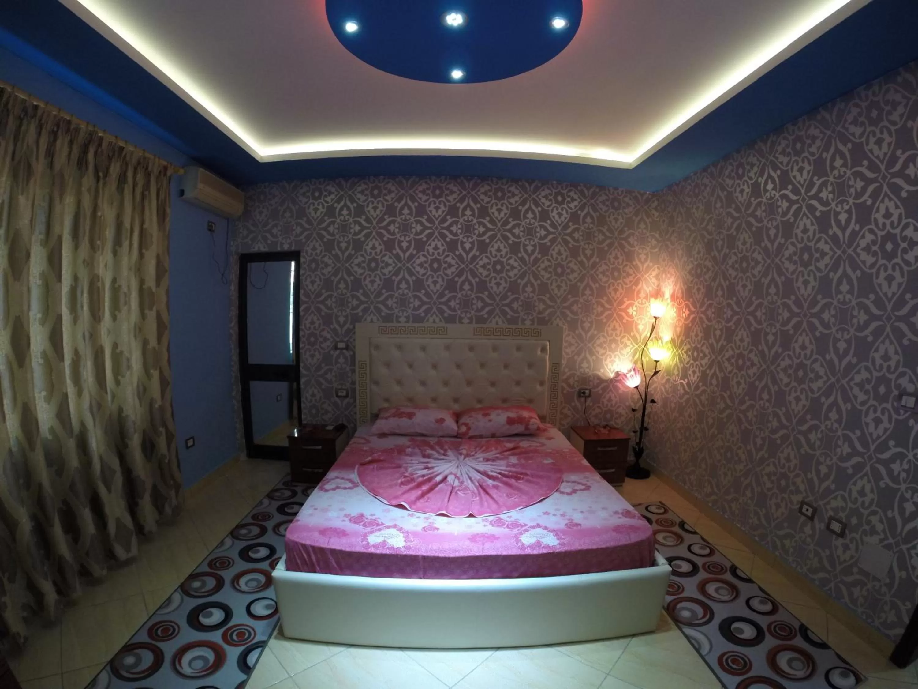 Bed in Hotel Buza