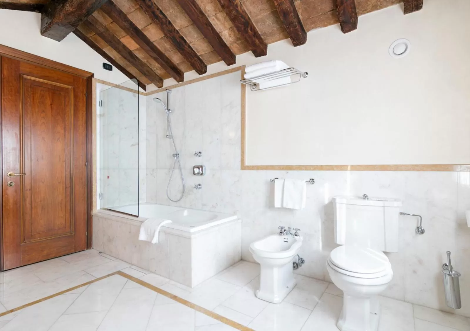 Toilet in Albergo Delle Notarie