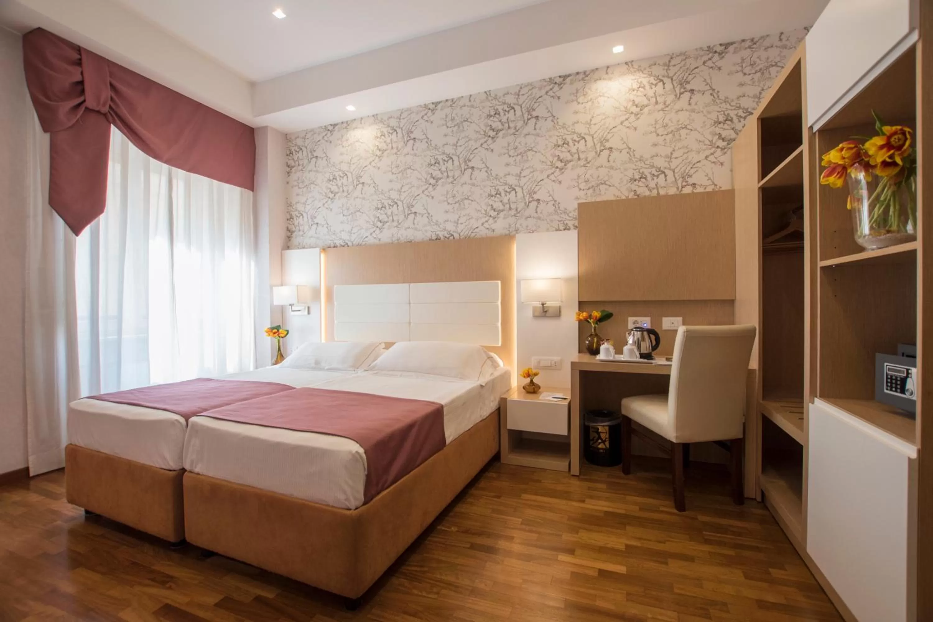 Bedroom, Bed in Hotel Diana Roof Garden