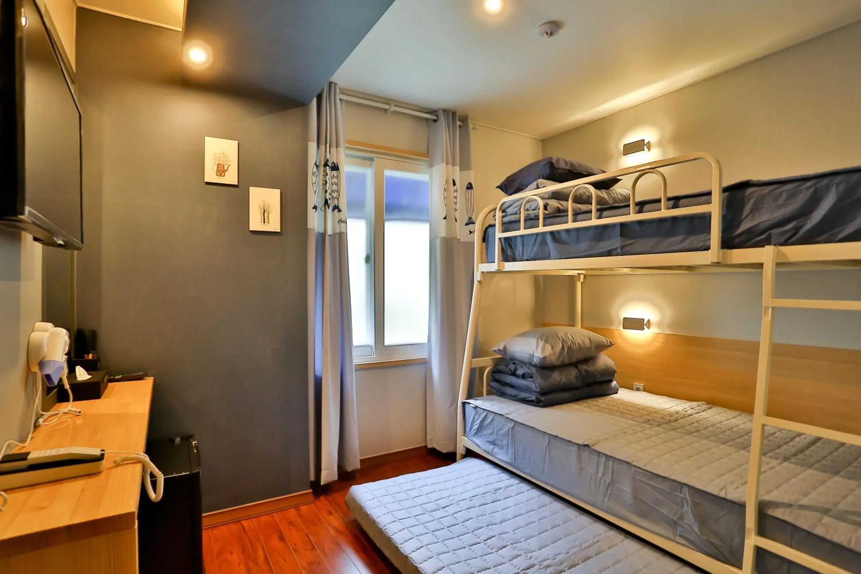 Triple Room with Bathroom in Ezstay-Nampo Triple Room with Bathroom in Ezstay-Nampo