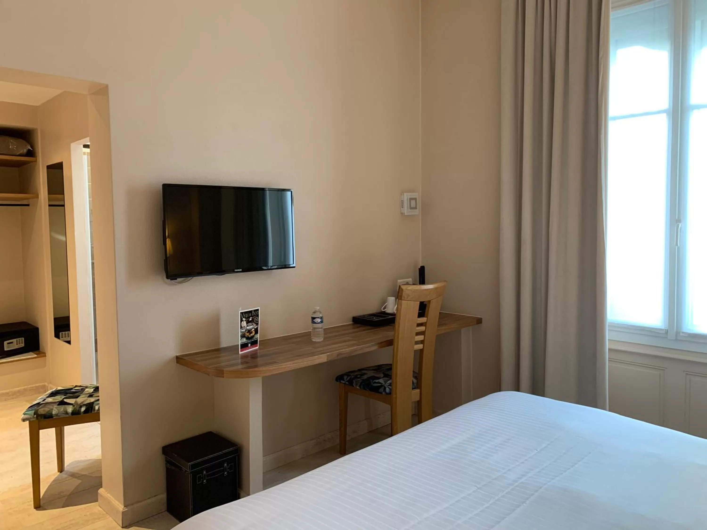 Bedroom, Bed in Best Western Hôtel Des Voyageurs