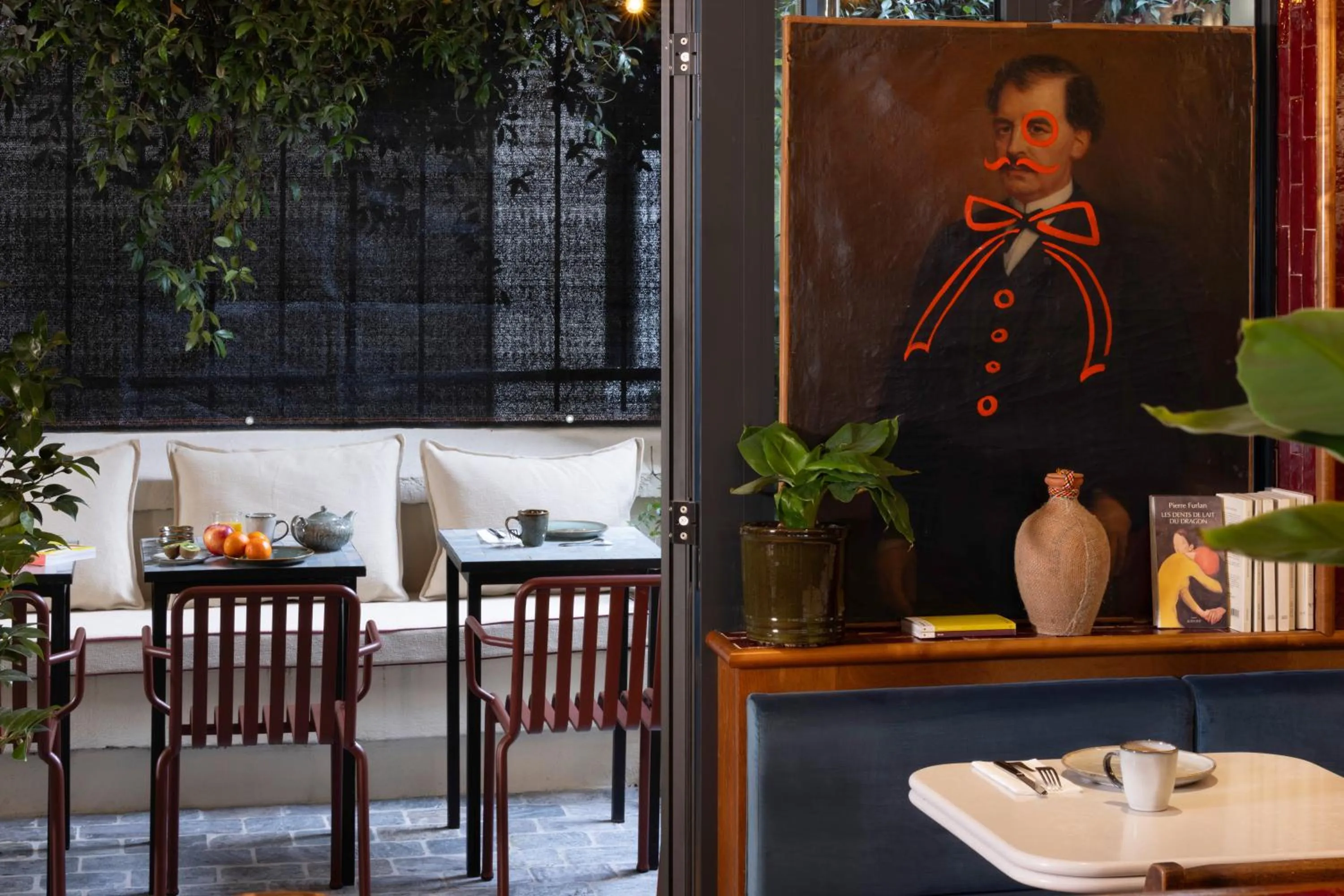 Patio in Hôtel du Home Moderne