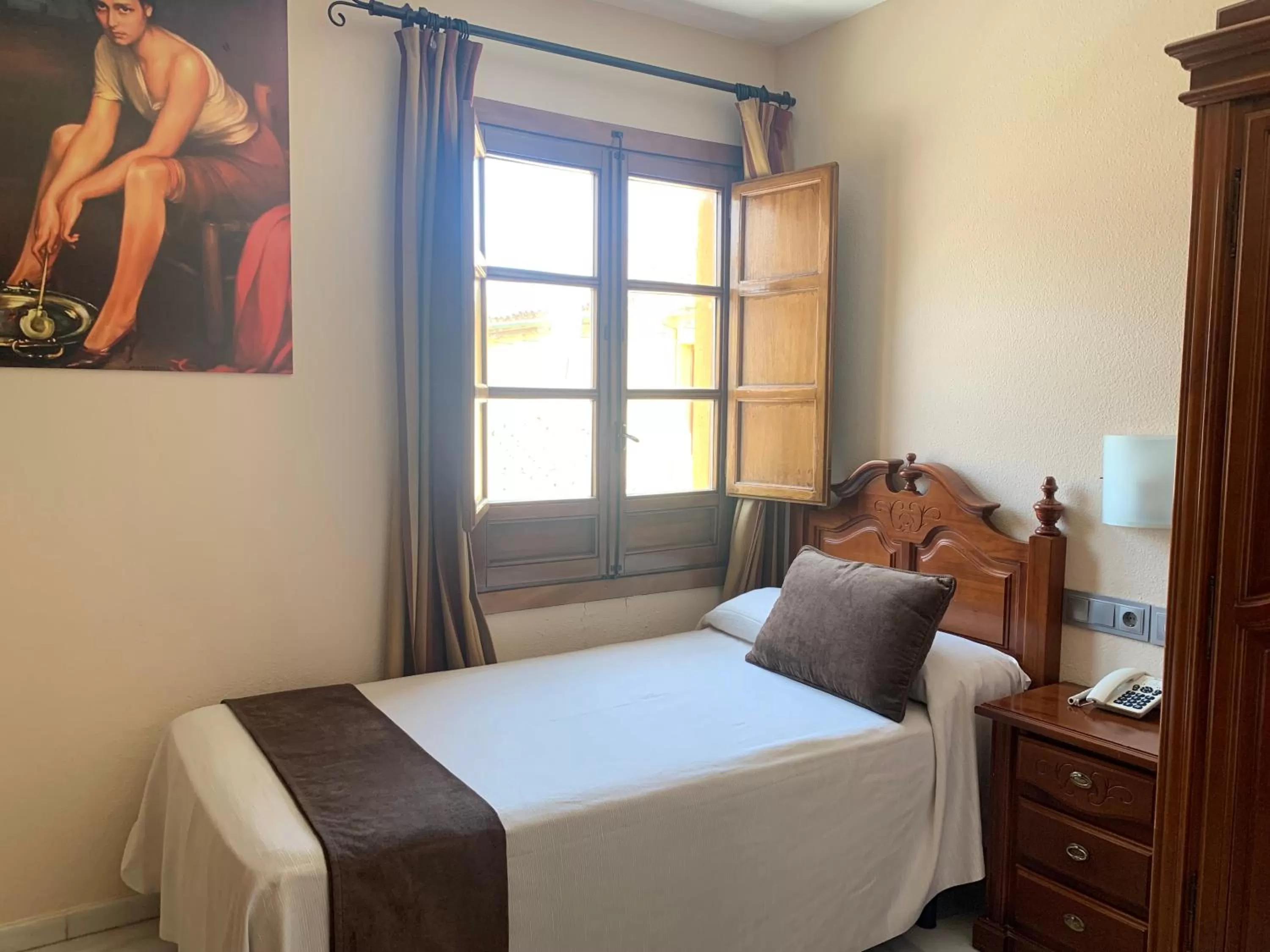 Photo of the whole room, Bed in Hotel Casa Museo de la Mezquita