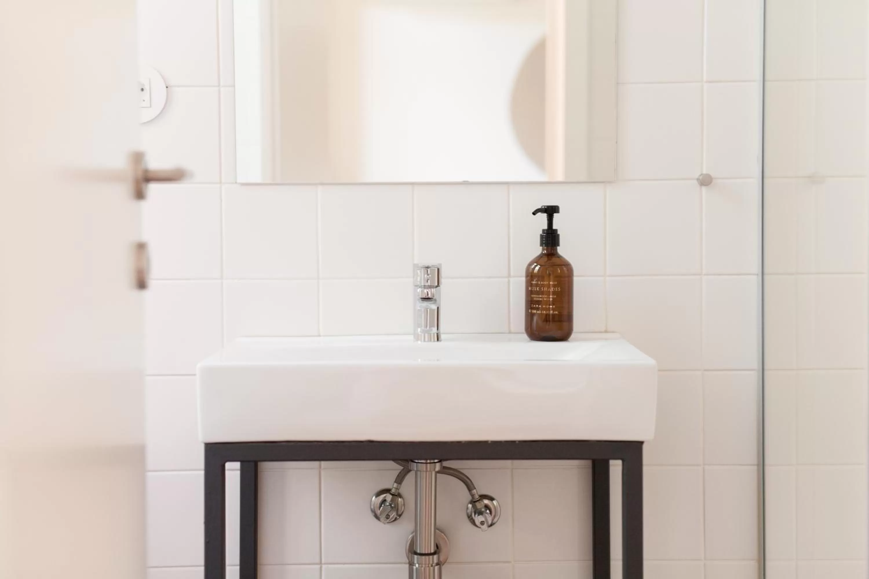 Bathroom in Alameda Suites @ Porto River