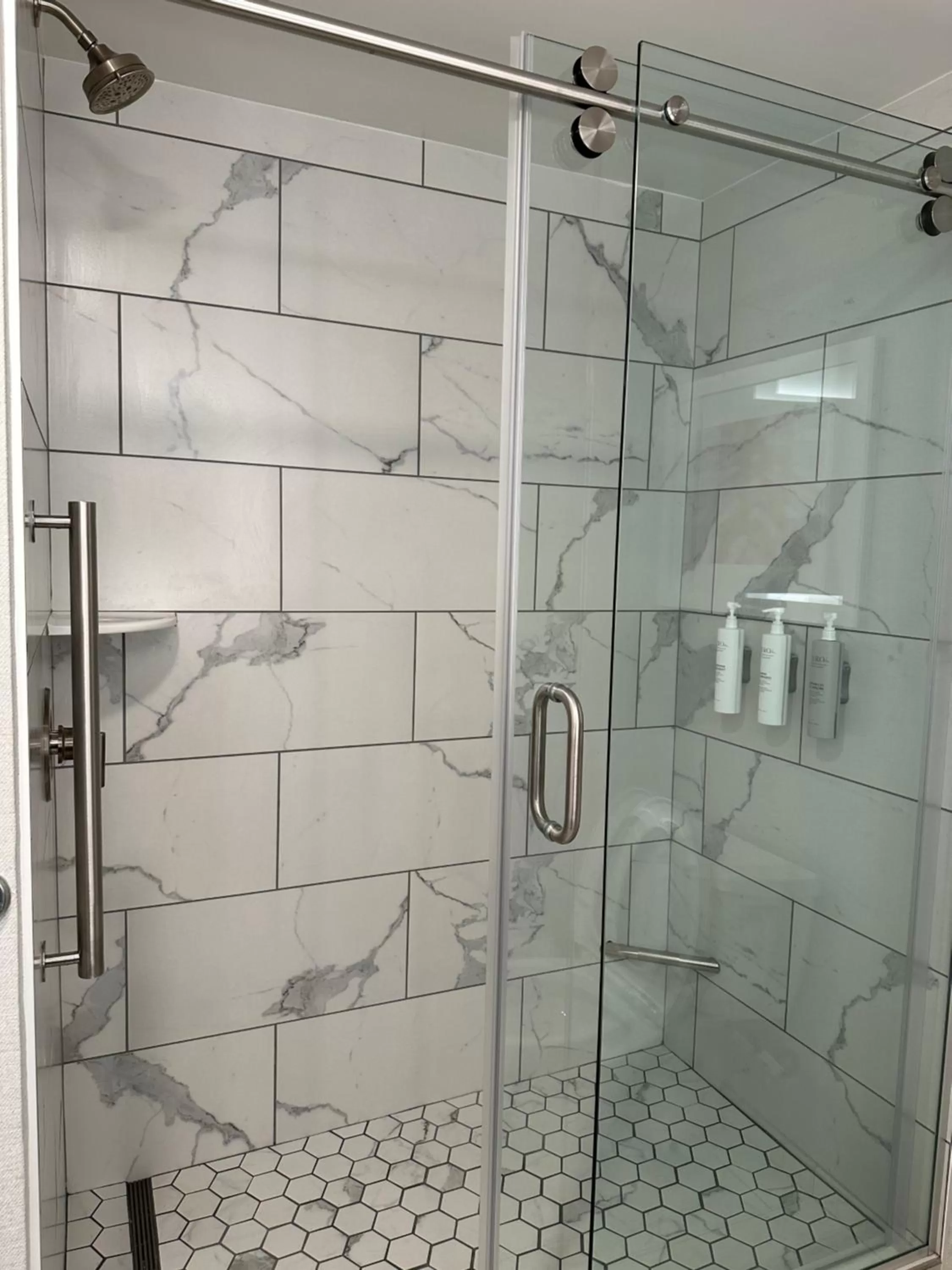 Shower in Hampton Inn Virginia Beach-Oceanfront South