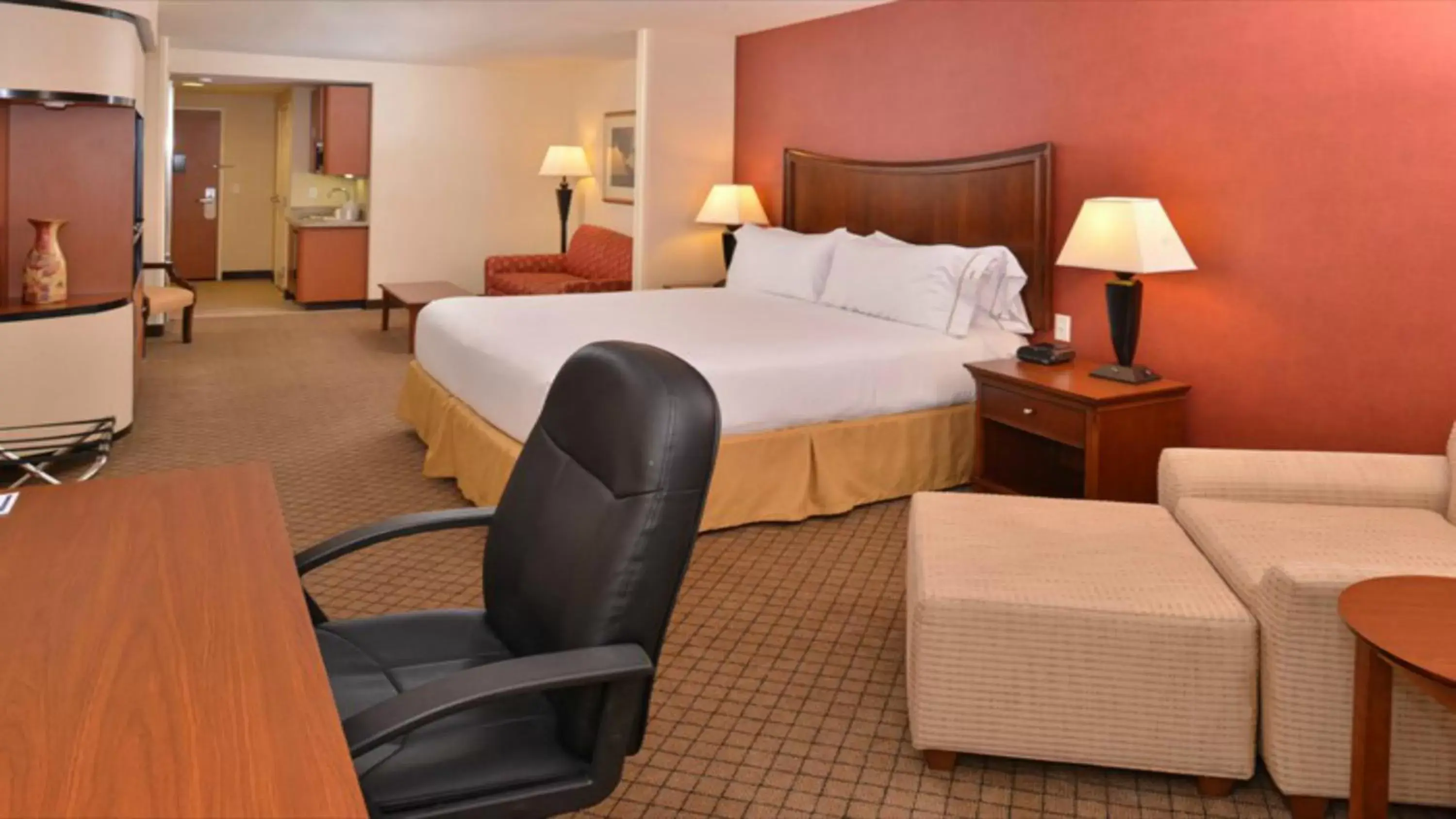 King Suite in Holiday Inn Express Hotel & Suites Lincoln-Roseville Area, an IHG Hotel King Suite in Holiday Inn Express Hotel & Suites Lincoln-Roseville Area, an IHG Hotel