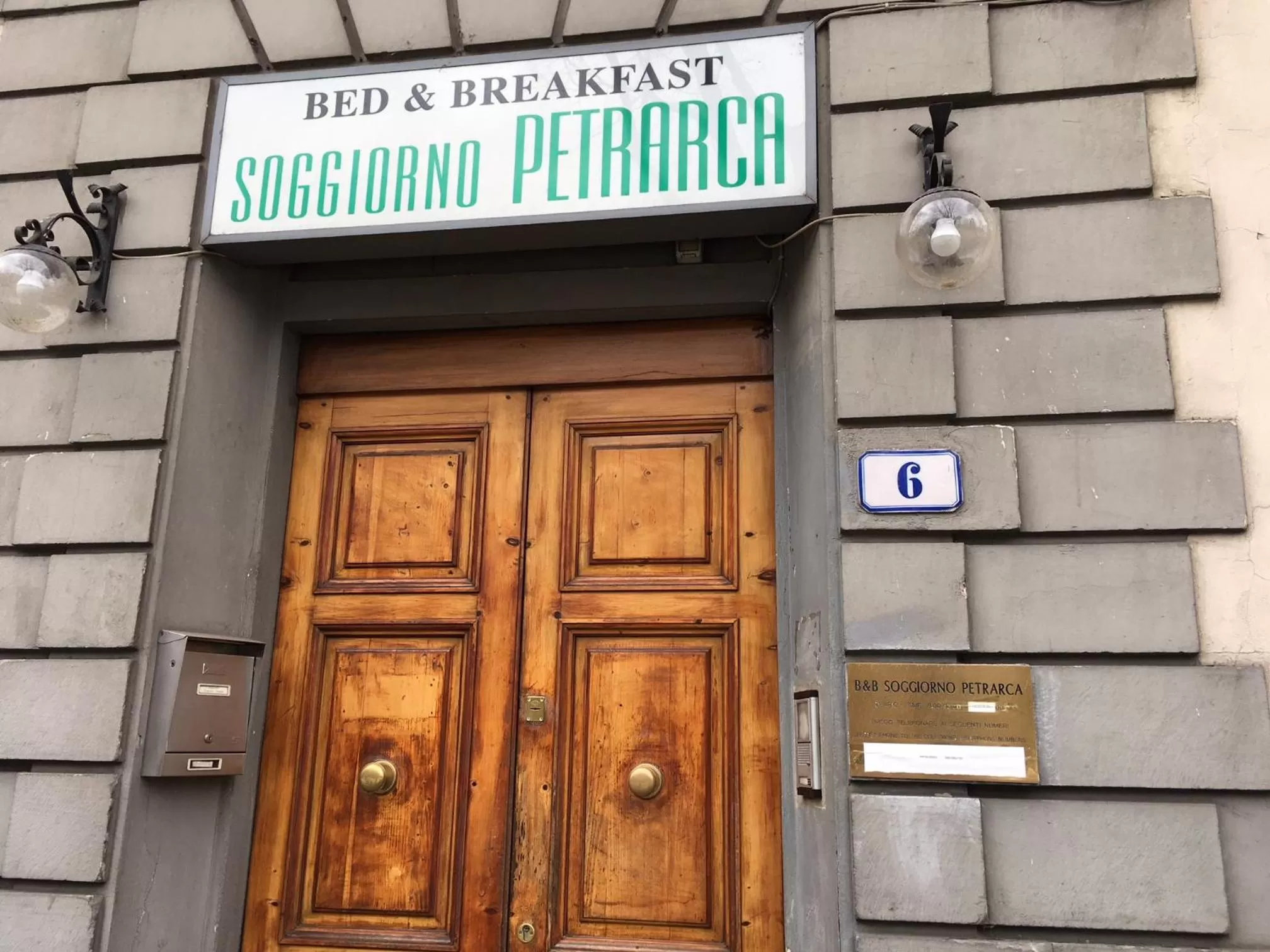 Facade/entrance in Soggiorno Petrarca