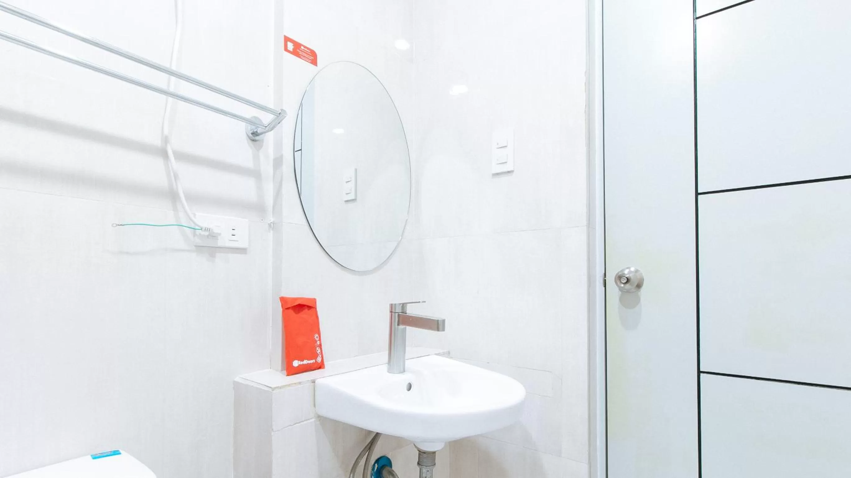 Bathroom in RedDoorz at Timog Avenue Quezon City