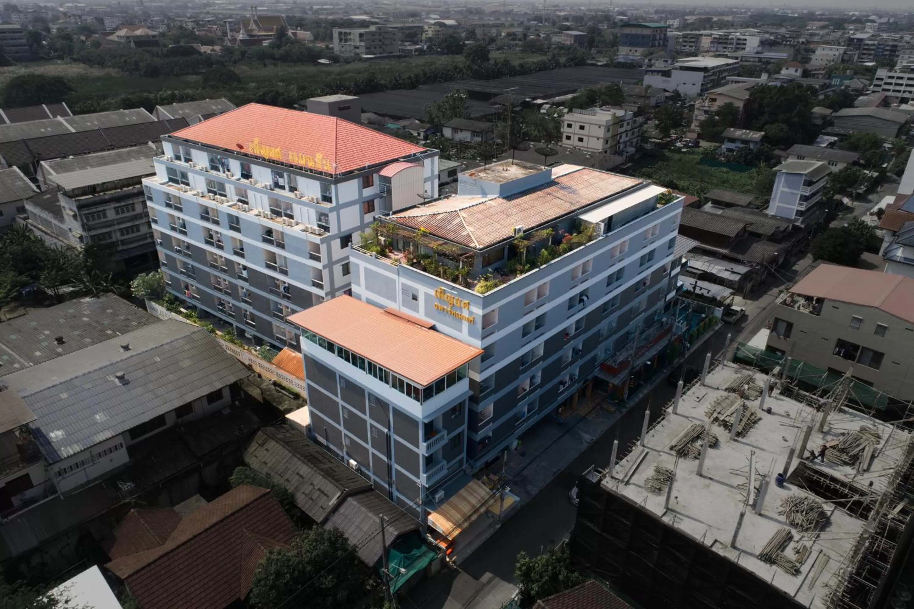 Property building in Penyos Suite