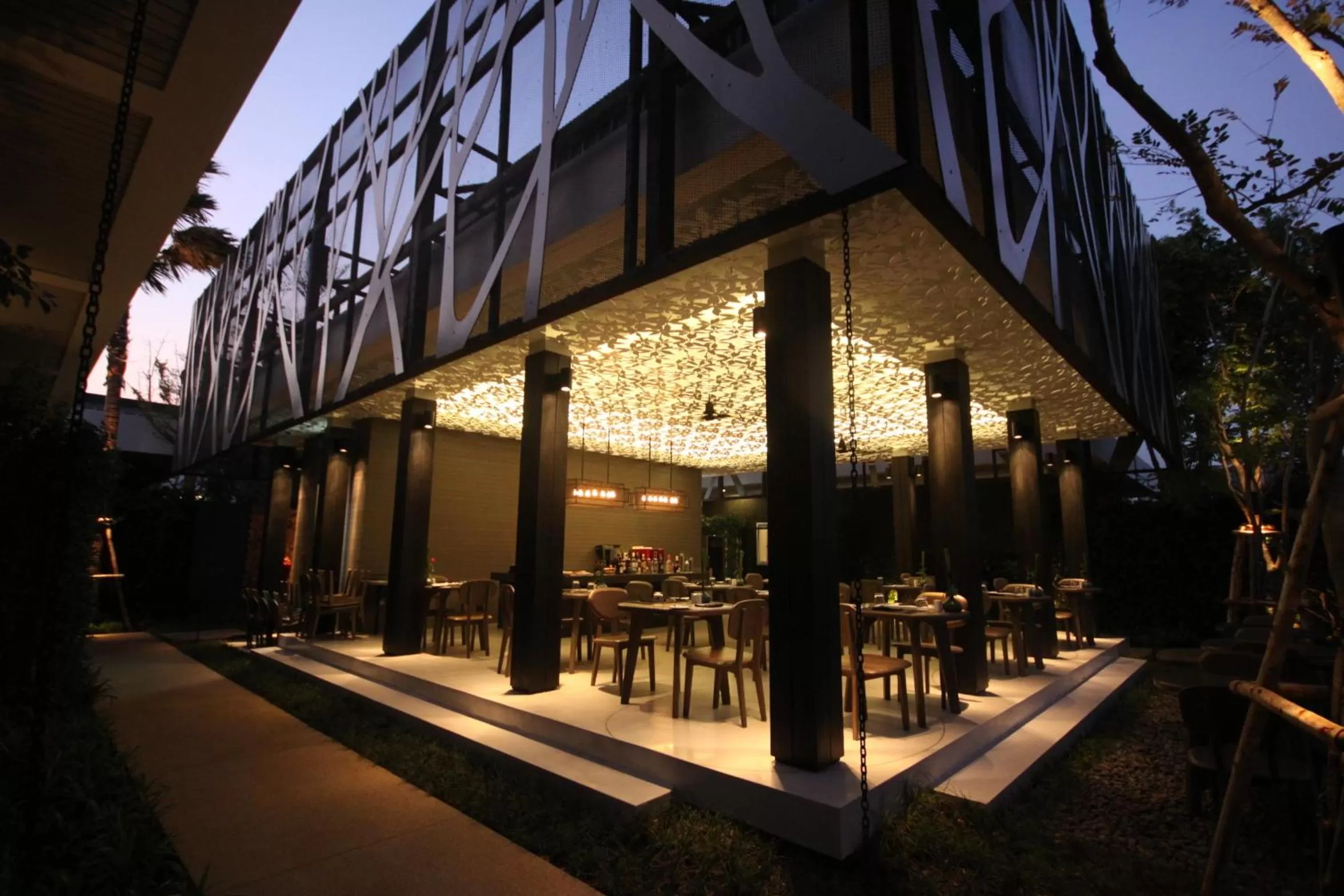 Restaurant/places to eat in Cher Resort