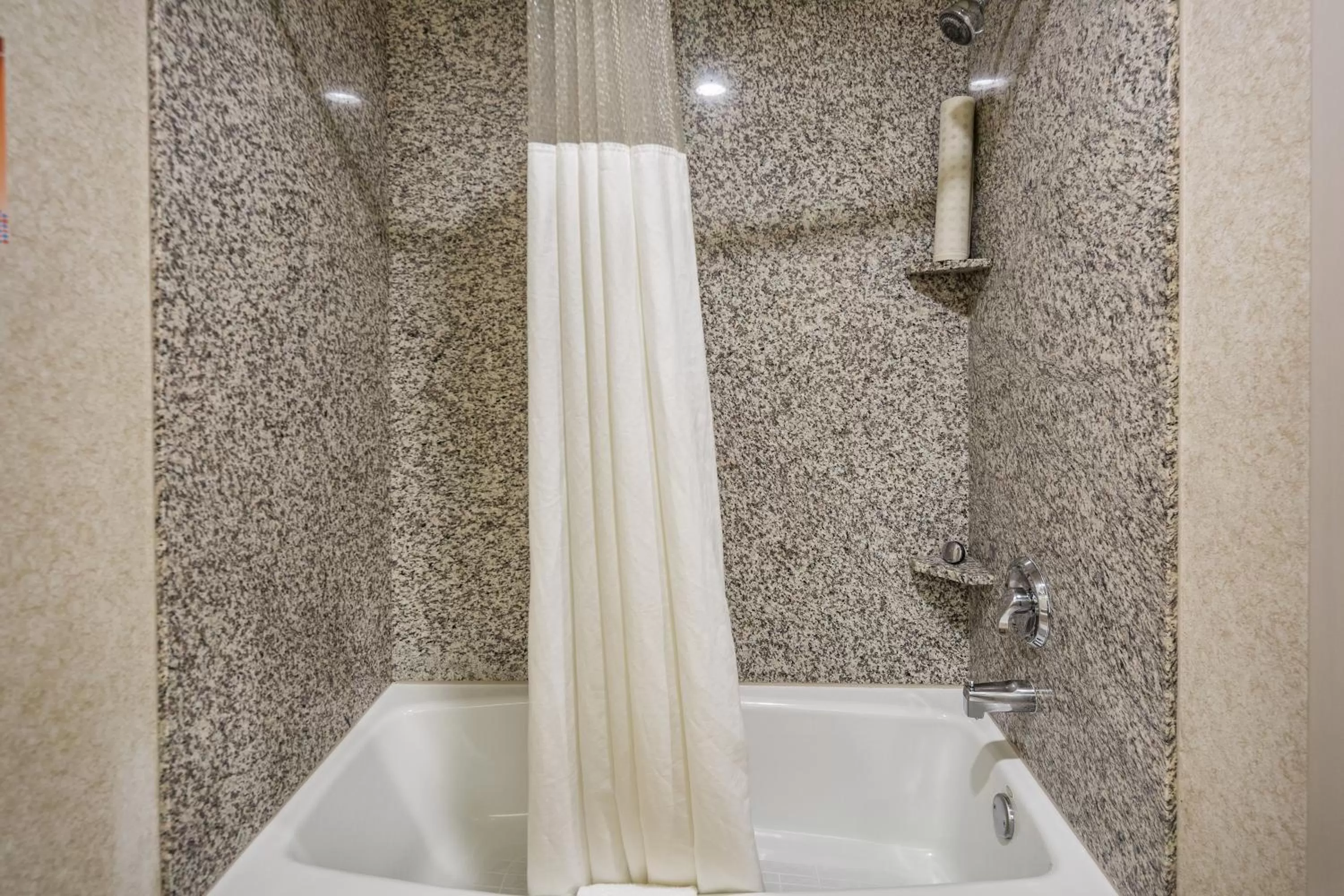 King Suite in Hotel Aura SFO Airport FREE SHUTTLE