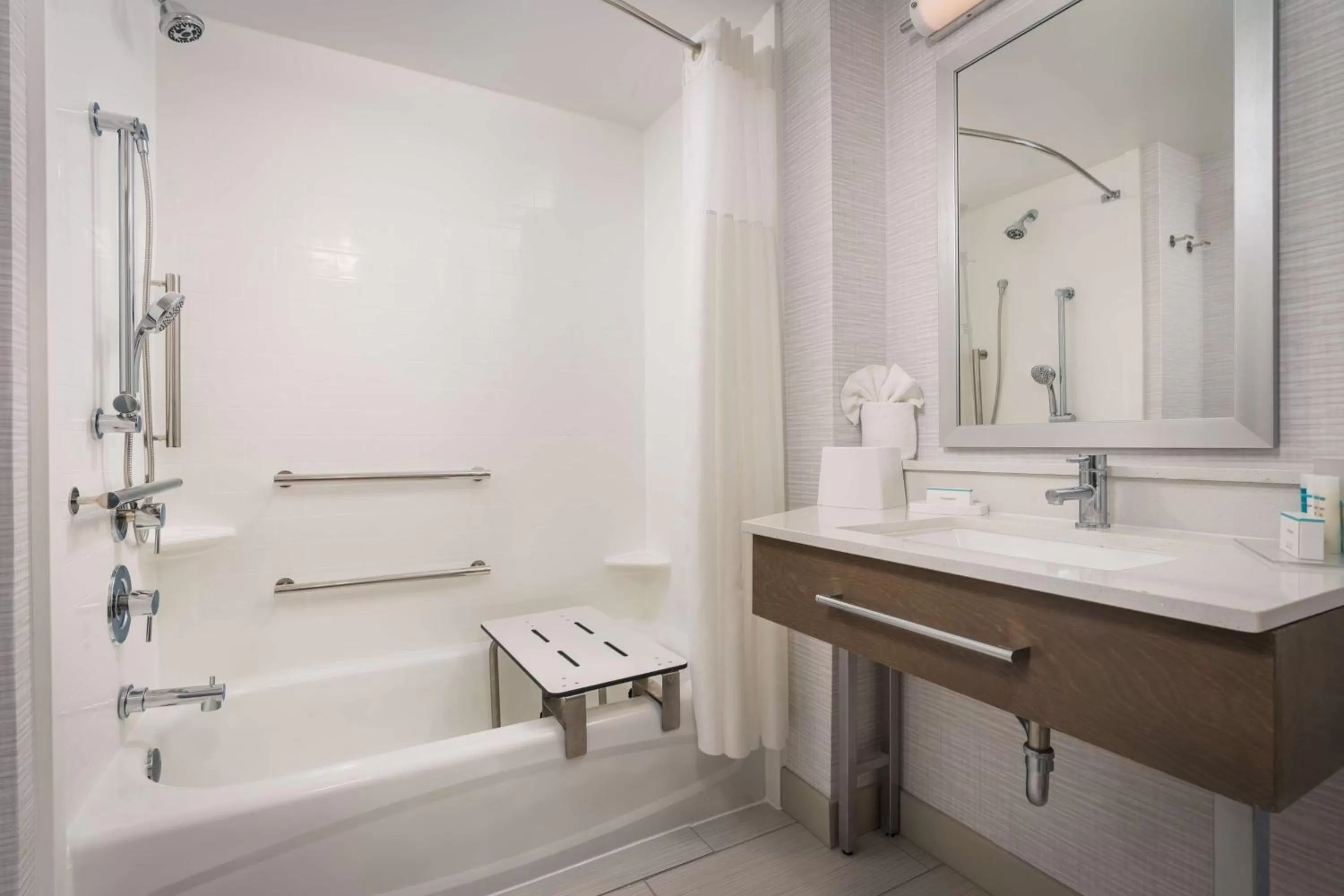 Bathroom in Hampton Inn - Springfield