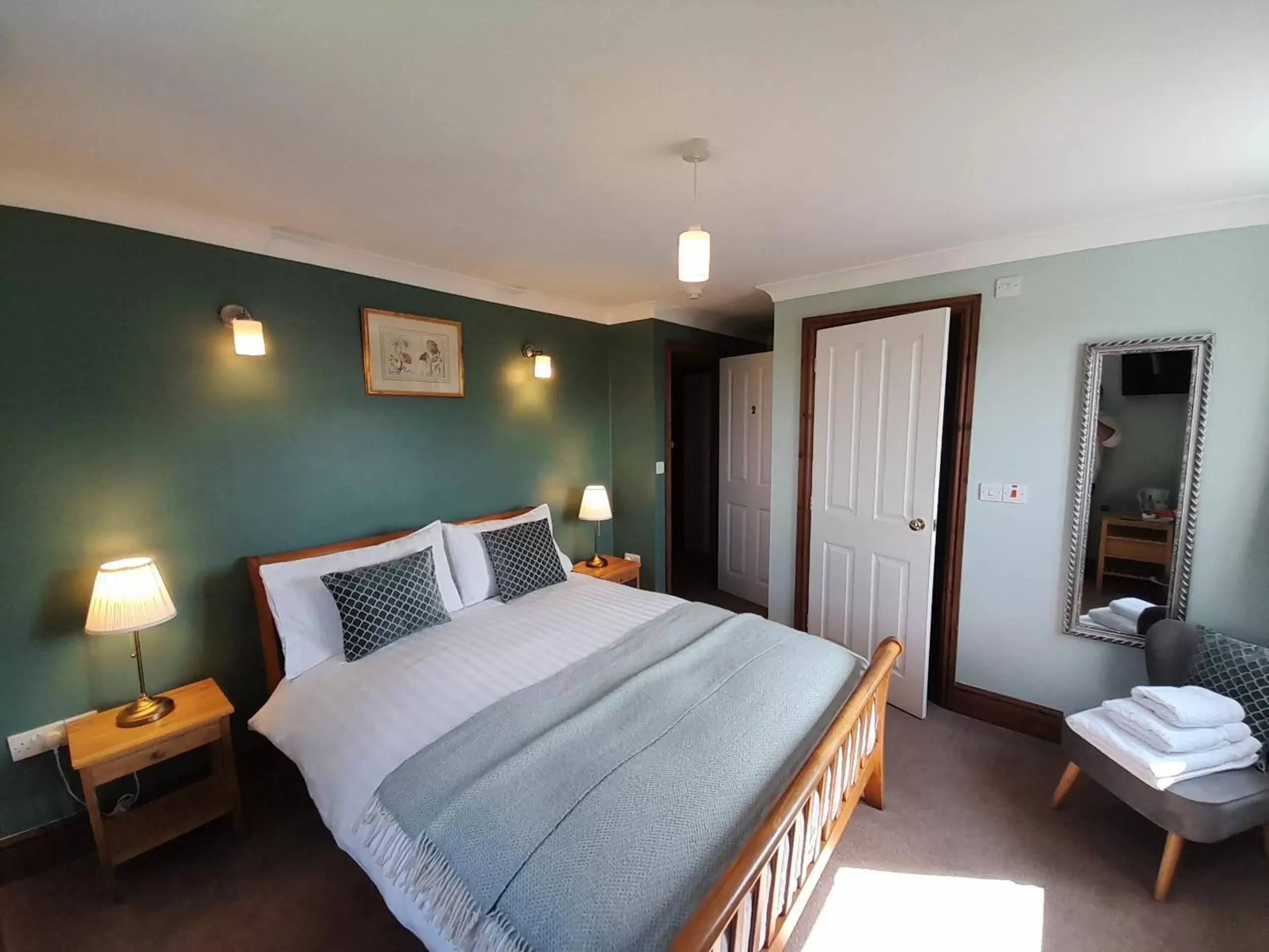 Deluxe Double Room in The Dolfor Inn Deluxe Double Room in The Dolfor Inn