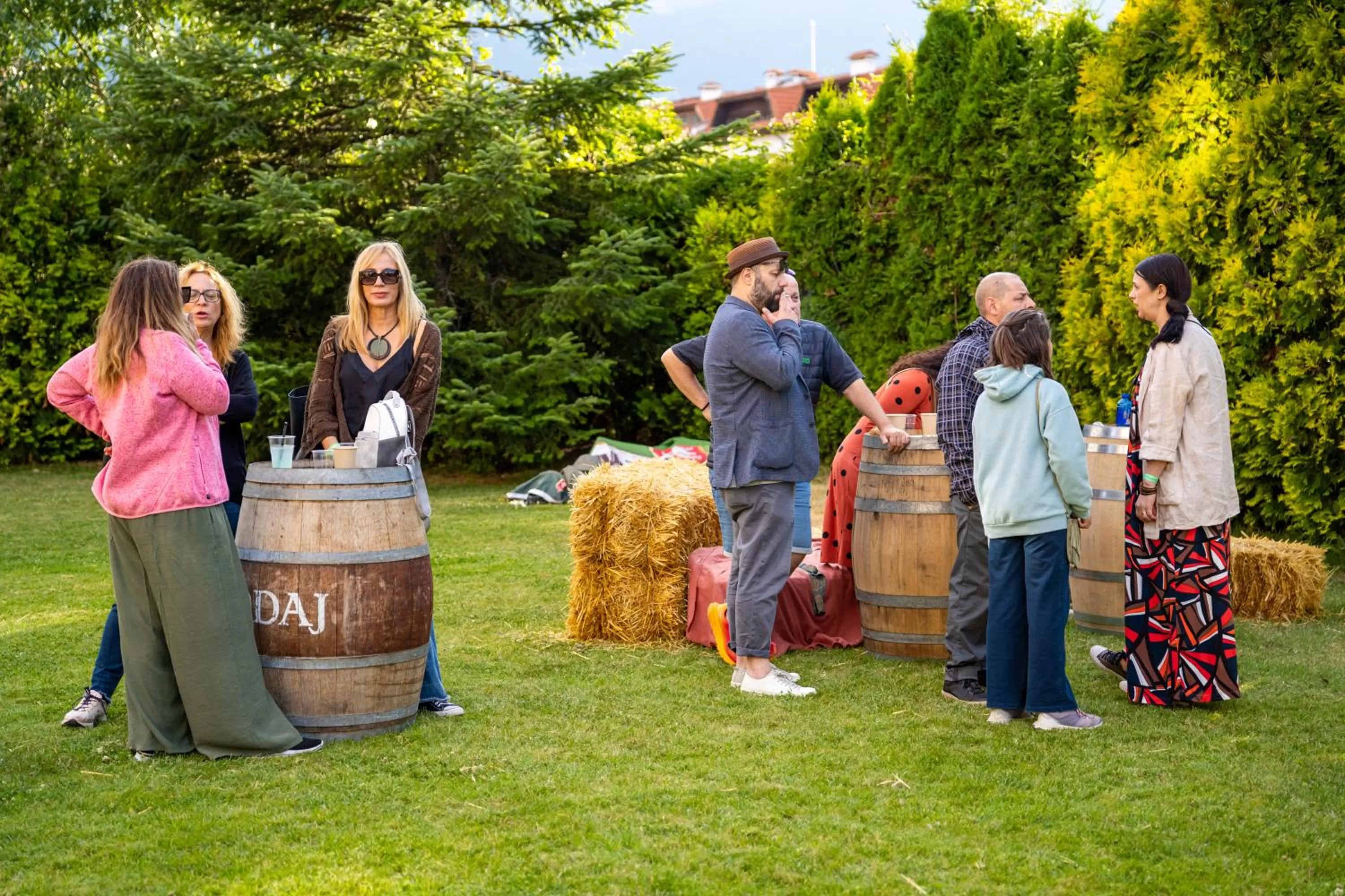 Restaurant/places to eat in Parklands Hotel & Pool