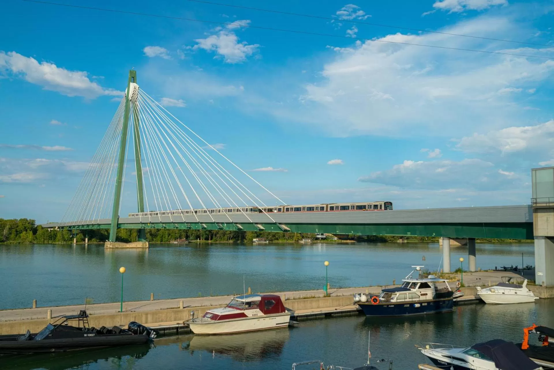 Vienna Residence, Marina Tower - Danube