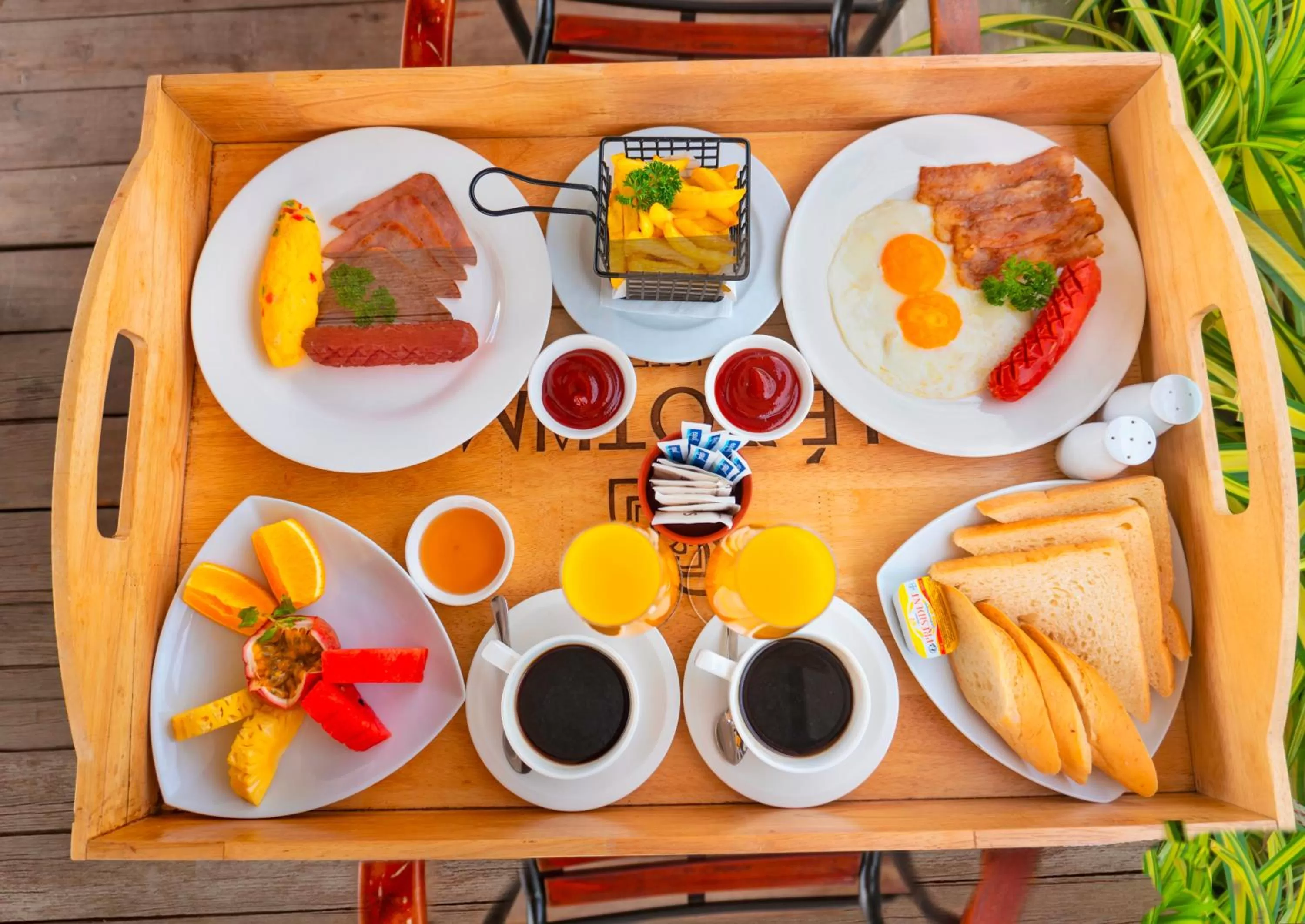 Food and drinks in Le Botum Hotel