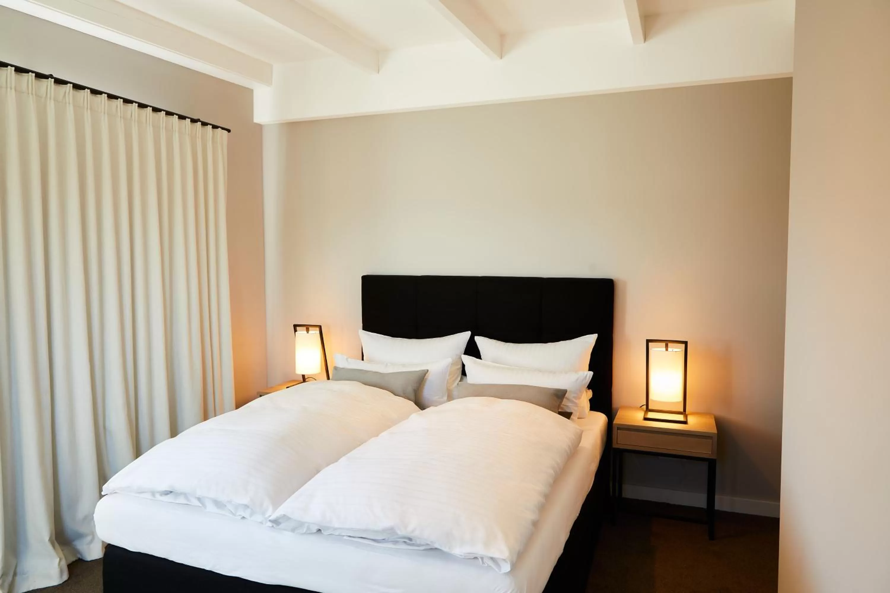 Bed in Fuchsbau Romantik Hotel & SPA Restaurant & FOX Bar