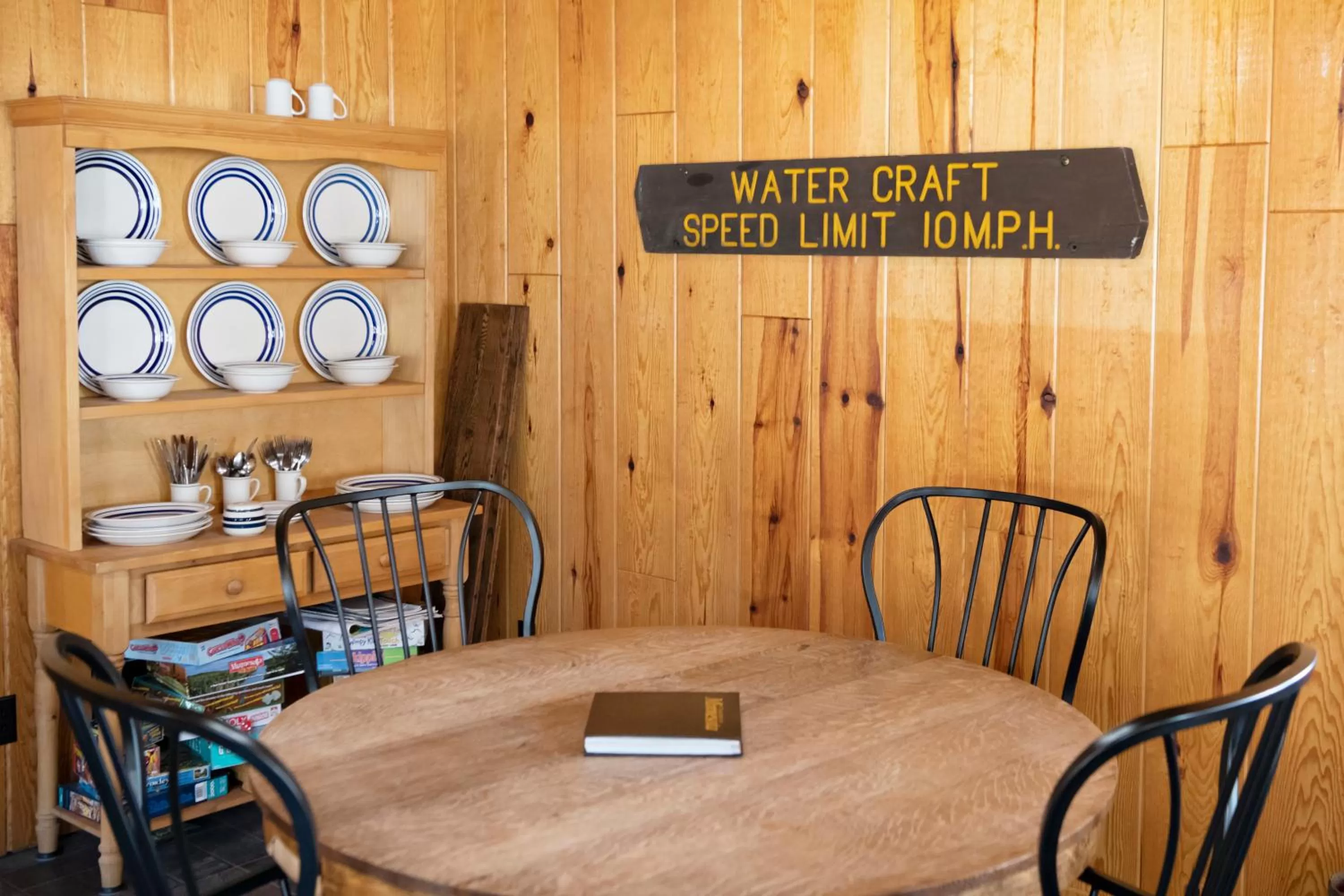 Communal lounge/ TV room in Stay Inn Ely