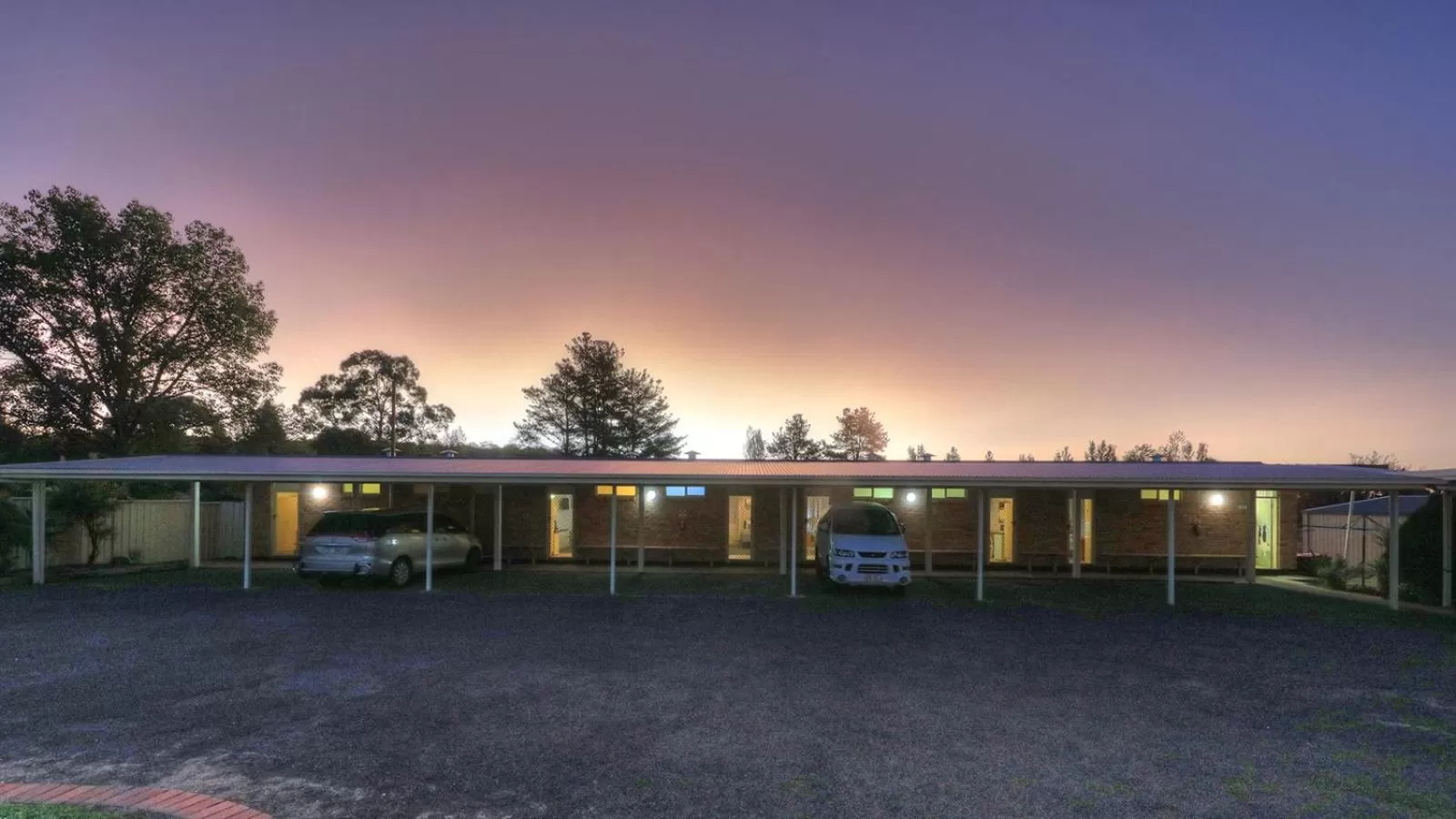 Property building in Glen Innes Motel