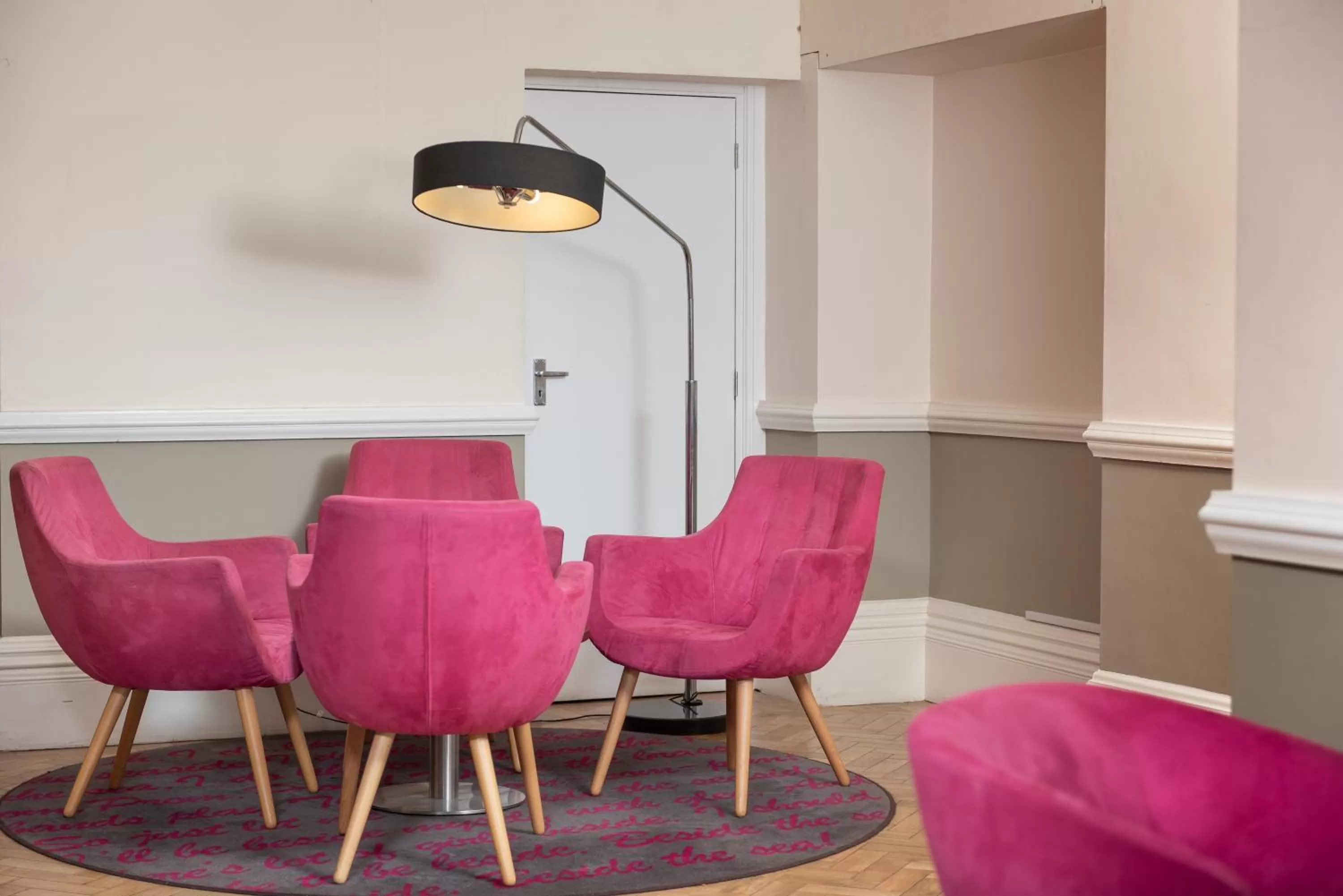 Seating area in Best Western Carlton Hotel