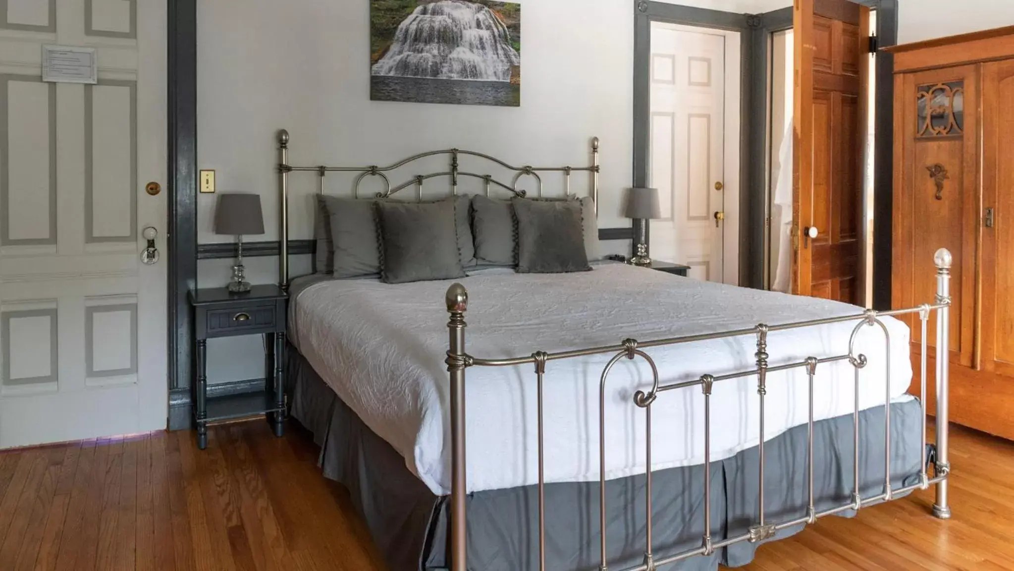 Superior King Room in William Henry Miller Inn Superior King Room in William Henry Miller Inn