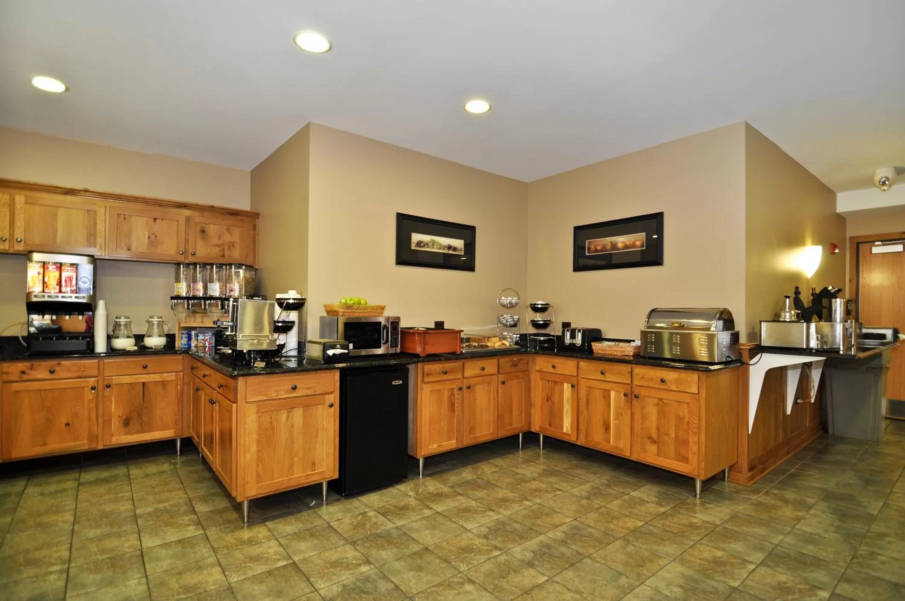 Restaurant/places to eat in Montcler Hotel & Conference Center, Trademark by Wyndham