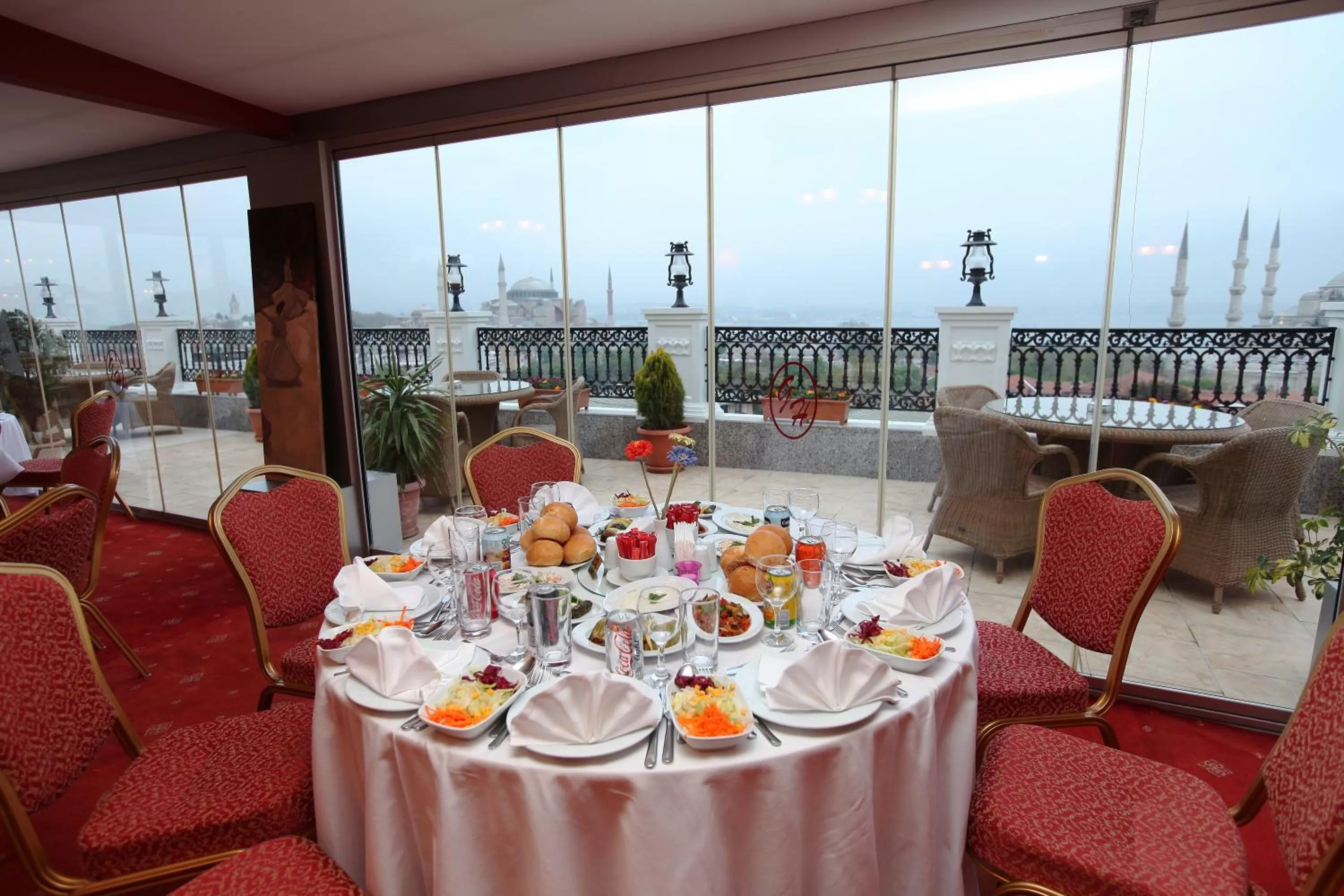 Restaurant/places to eat in Deluxe Golden Horn Sultanahmet Hotel
