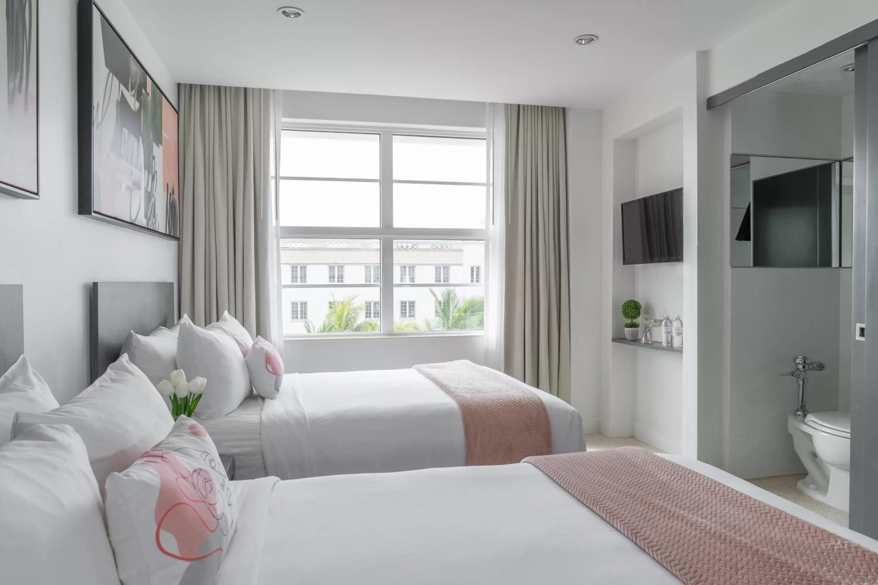 Bed in Clevelander Hotel