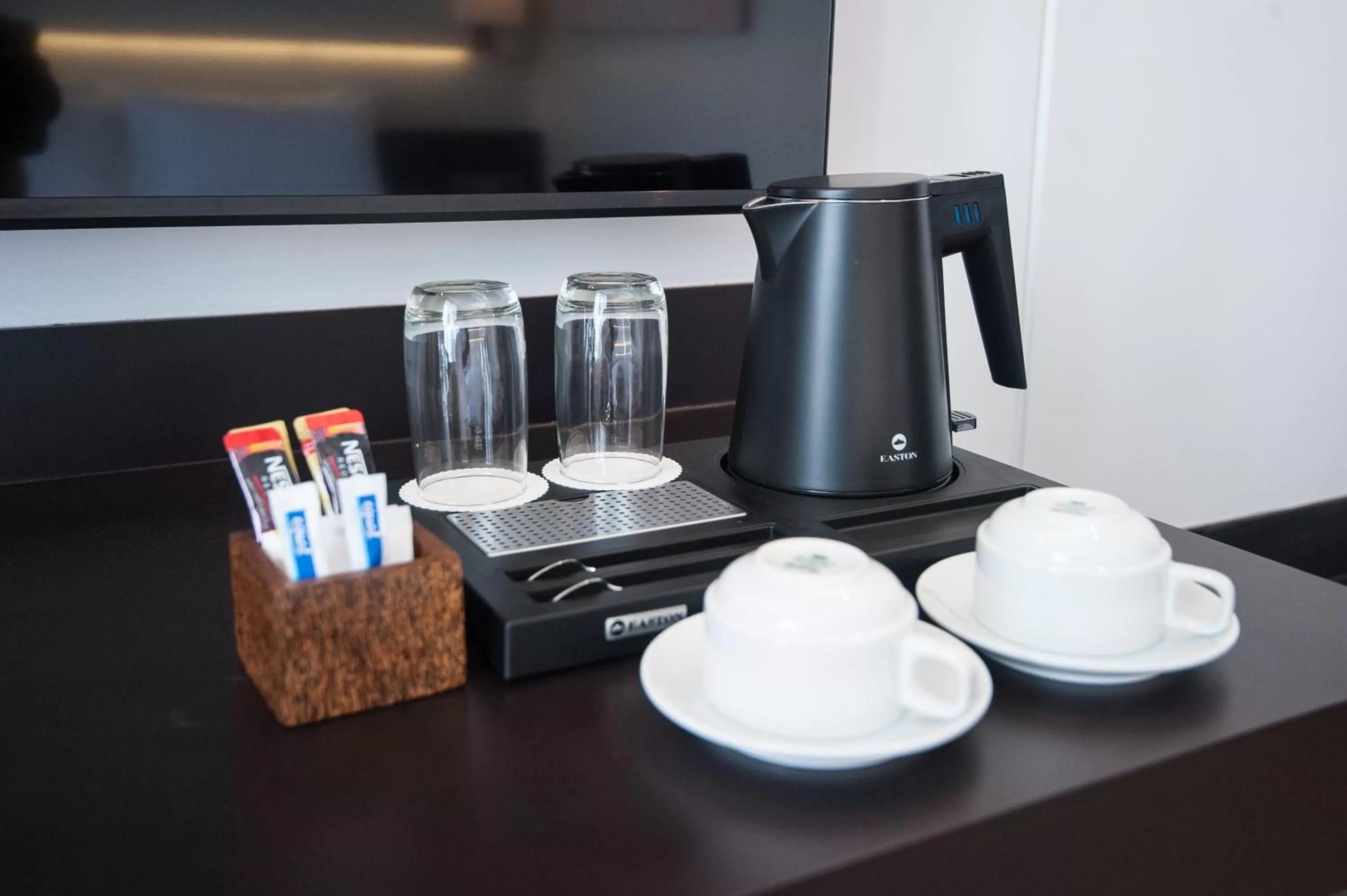 Coffee/tea facilities in GLOW PARK HOTEL Grand Royal Palace