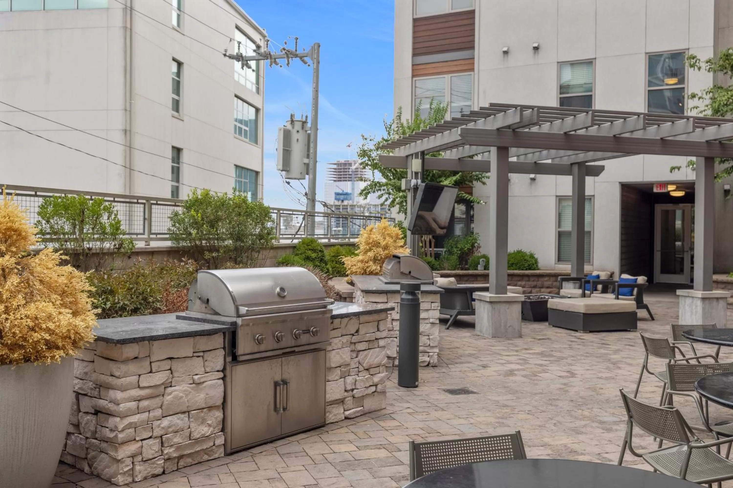 BBQ facilities in Placemakr Music Row - Vanderbilt