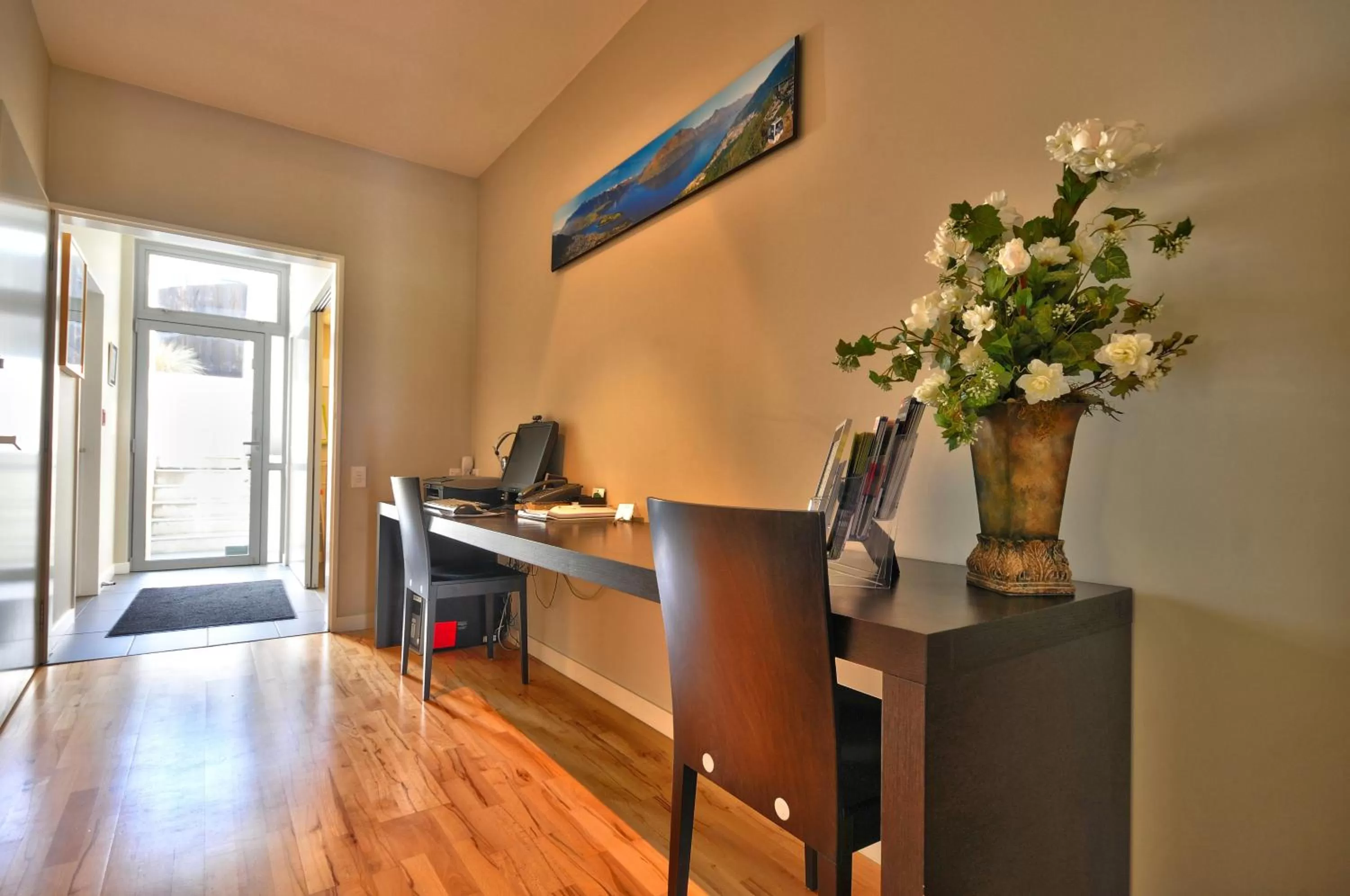 Facade/entrance in Swiss-Belsuites Pounamu Queenstown