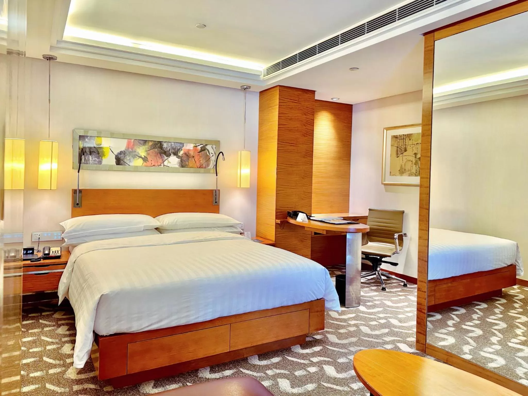 Bedroom, Bed in Swissotel Foshan, Guangdong