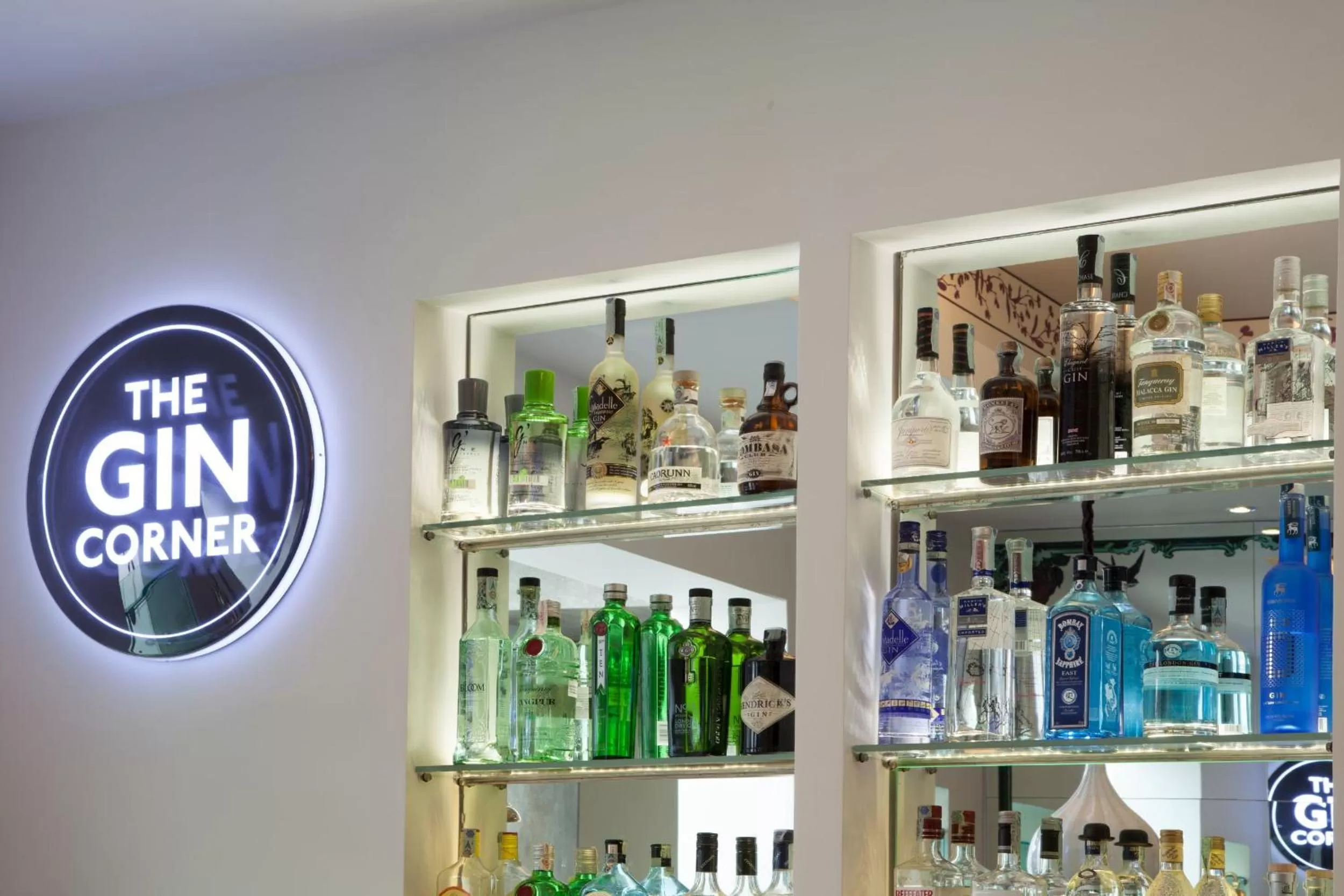 Lounge or bar in Hotel Adriano