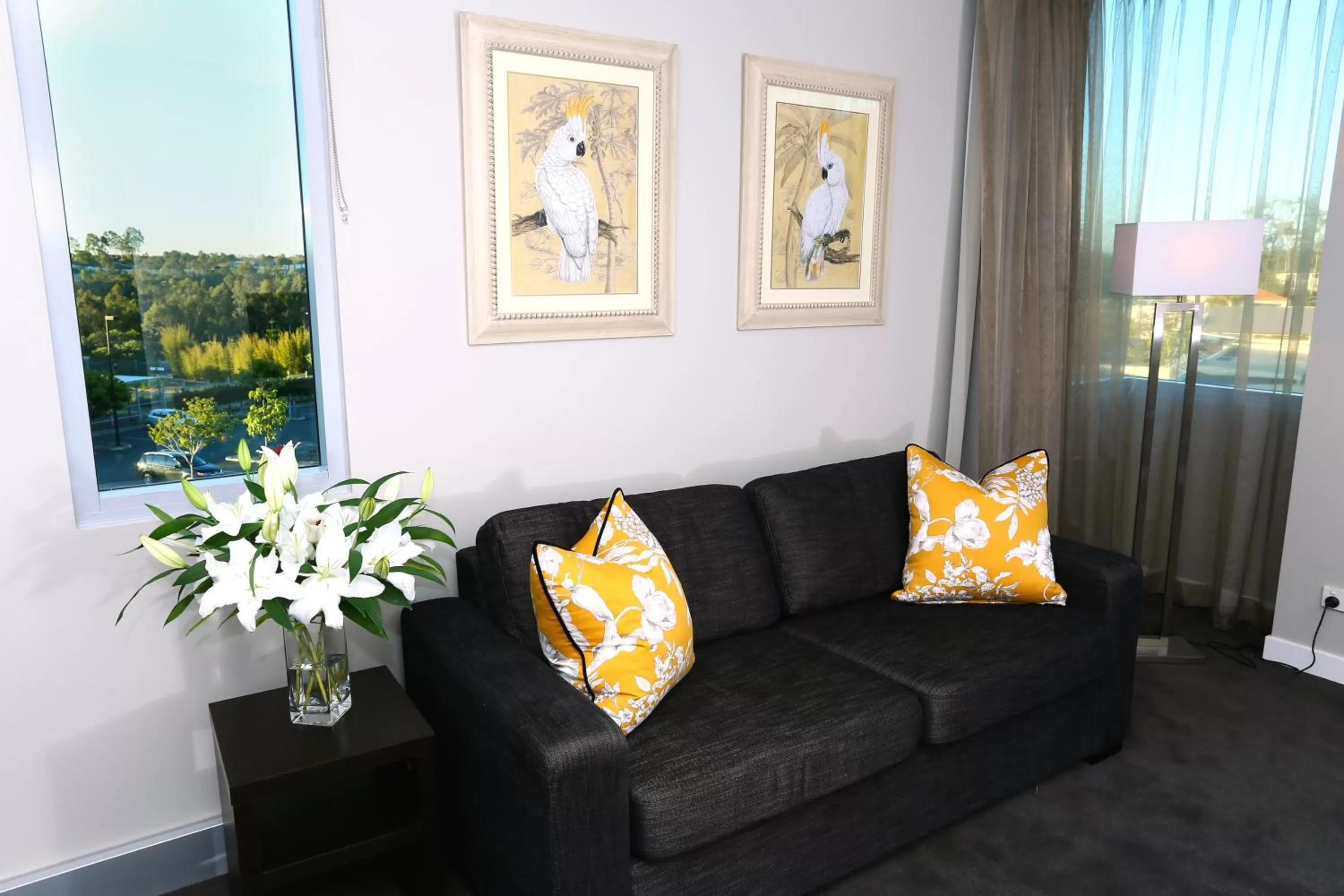 TV and multimedia in Springfield Lakes Boutique Hotel