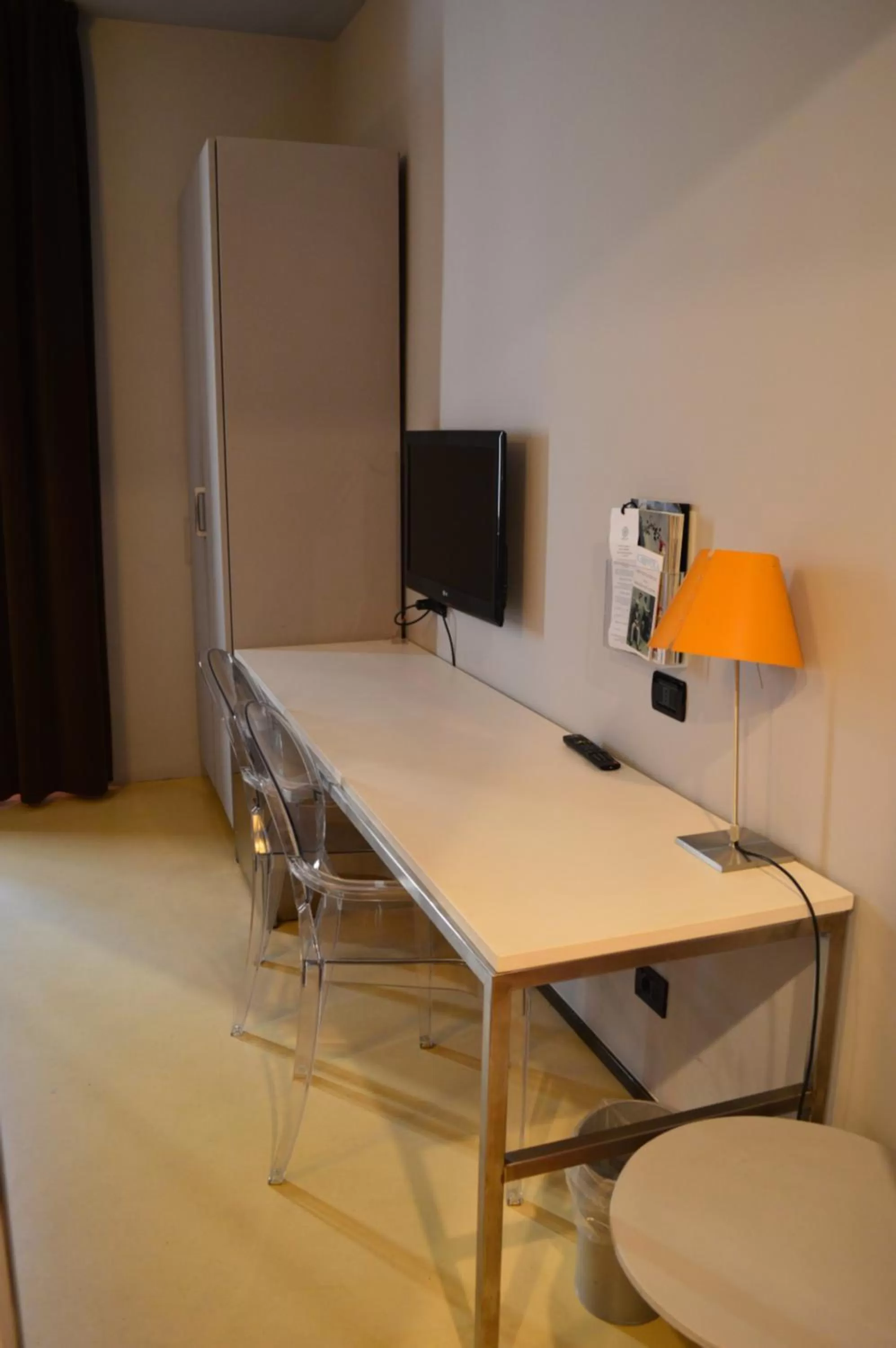 TV and multimedia in Art Hotel Boston